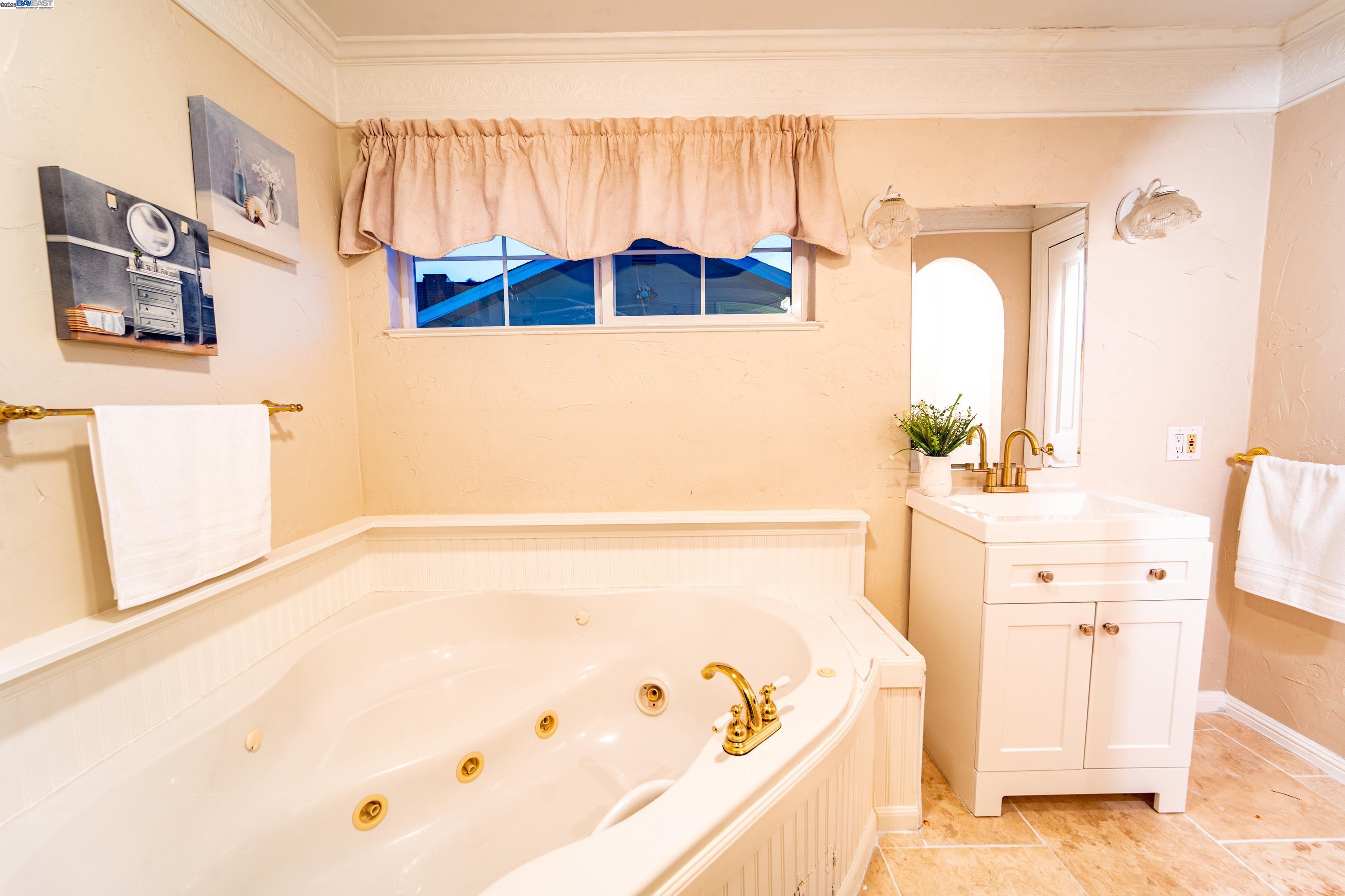 Detail Gallery Image 33 of 36 For 4381 James Ave, Castro Valley,  CA 94546 - 4 Beds | 2 Baths