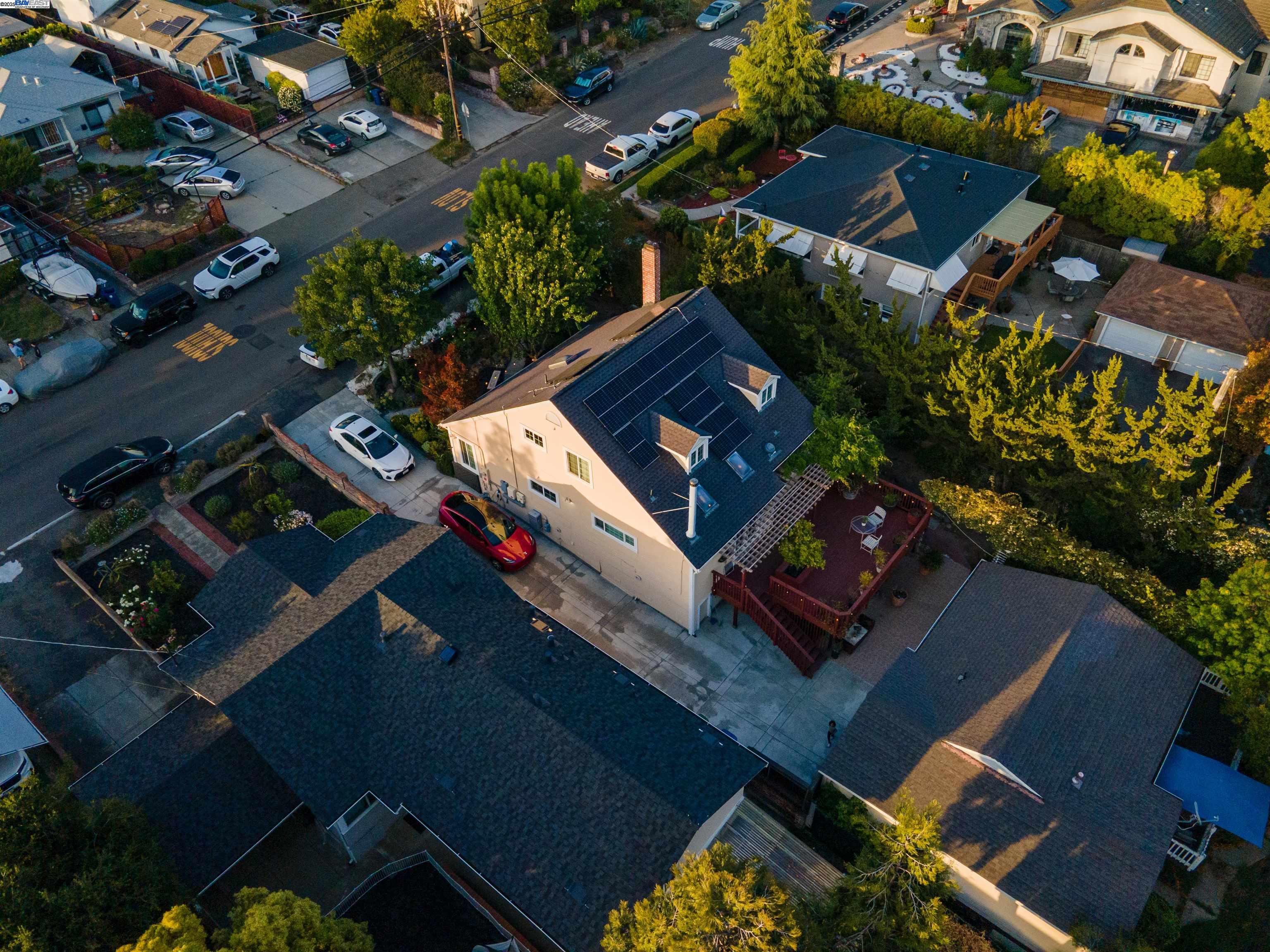 Detail Gallery Image 6 of 36 For 4381 James Ave, Castro Valley,  CA 94546 - 4 Beds | 2 Baths
