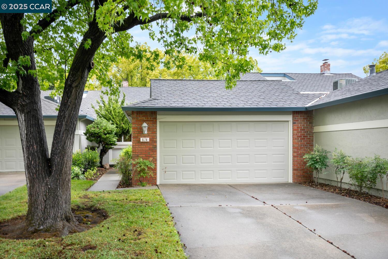 Photo #2: 41097371 Listing 