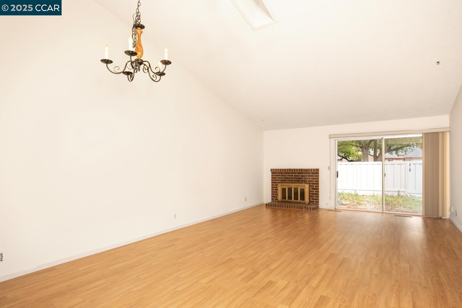 Photo #7: 41097371 Listing: Photo #7