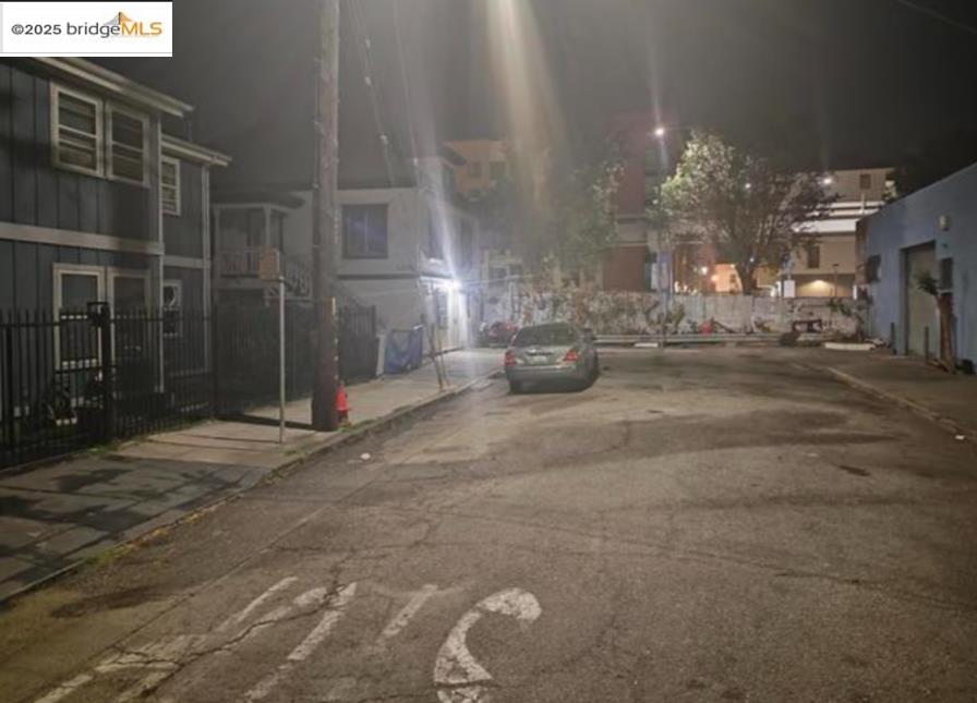 Detail Gallery Image 38 of 41 For 3532 San Leandro St #L,  Oakland,  CA 94601 - 1 Beds | 1 Baths