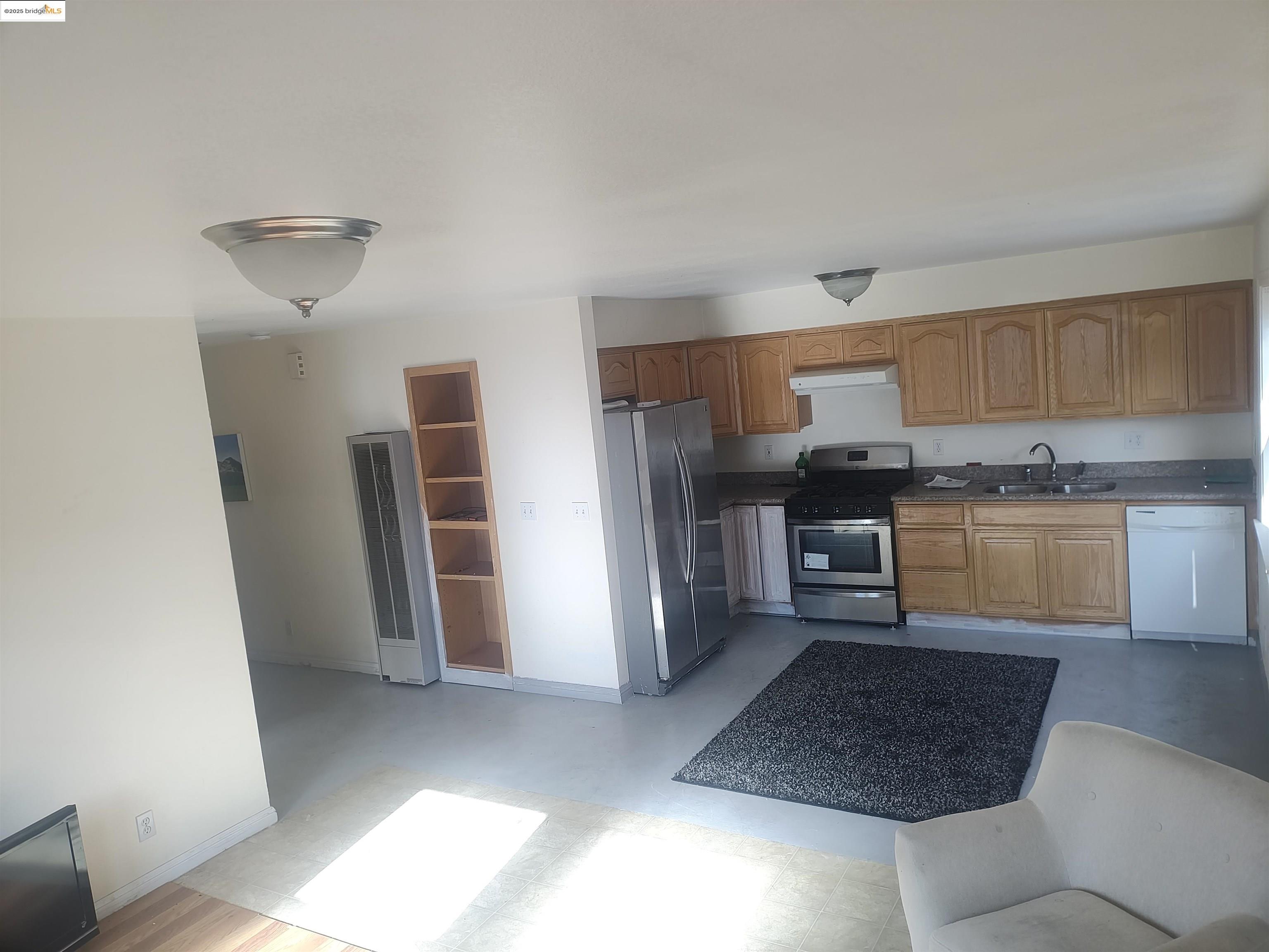Detail Gallery Image 5 of 17 For 3532 San Leandro St #B,  Oakland,  CA 94601 - 1 Beds | 1 Baths