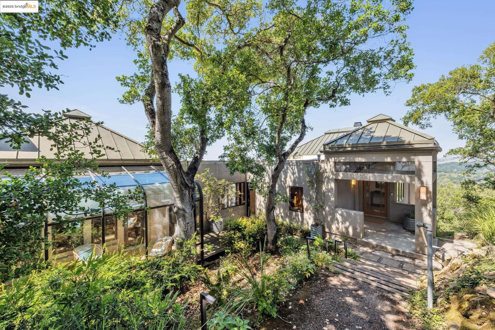 Detail Gallery Image 1 of 1 For 12688 Brookpark Road, Oakland,  CA 94619 - 6 Beds | 4/1 Baths