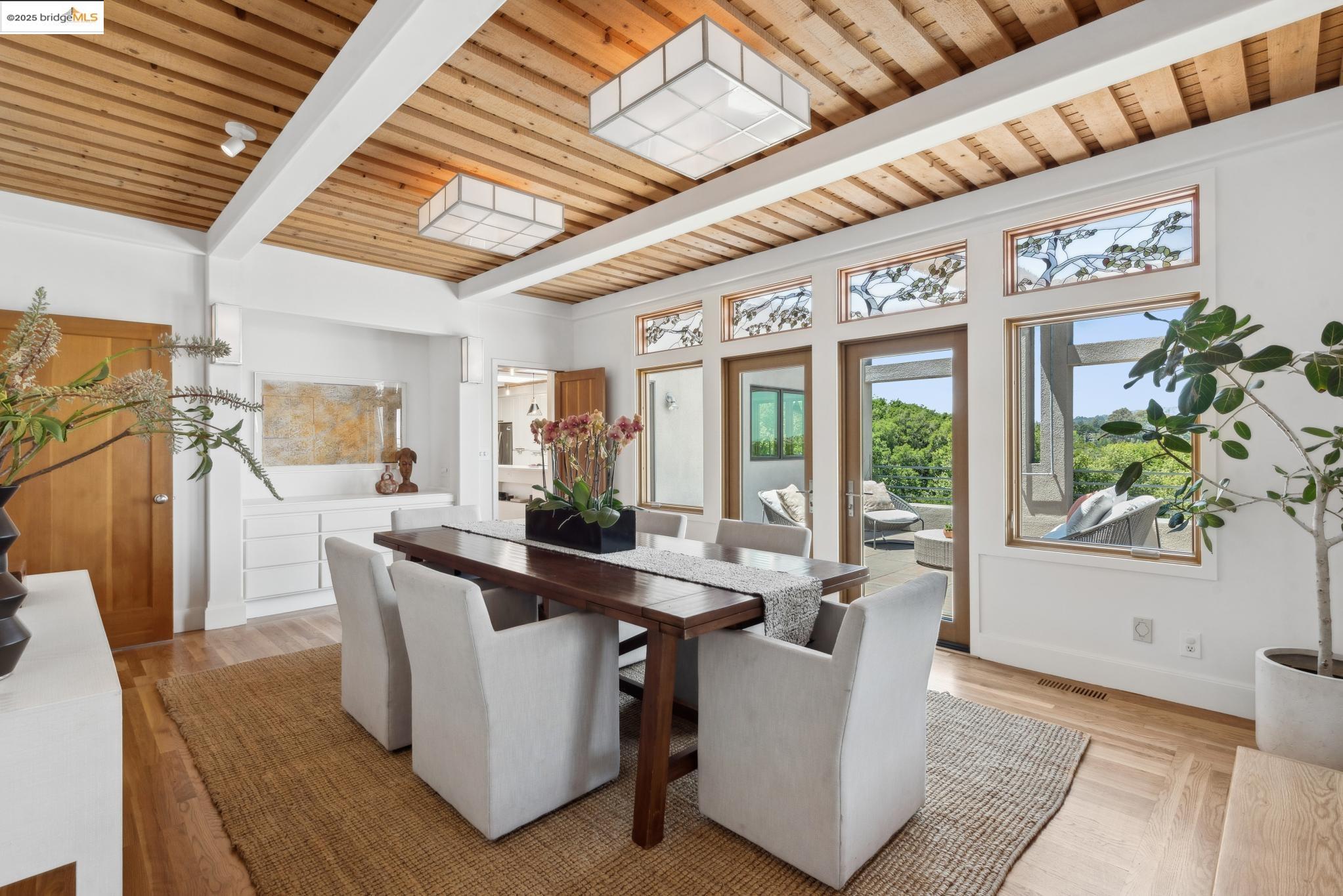 Detail Gallery Image 15 of 60 For 12688 Brookpark Road, Oakland,  CA 94619 - 6 Beds | 4/1 Baths
