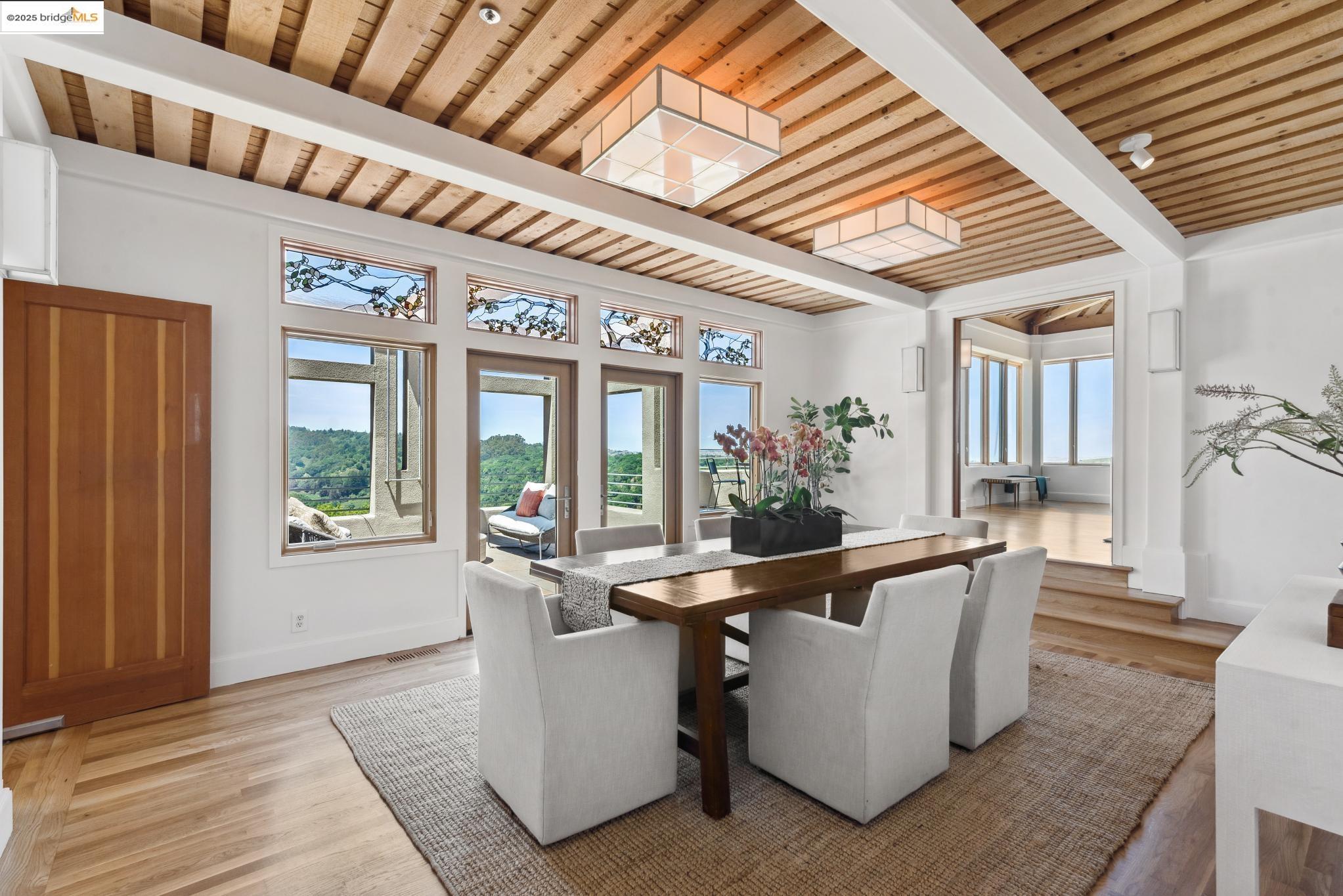 Detail Gallery Image 16 of 60 For 12688 Brookpark Road, Oakland,  CA 94619 - 6 Beds | 4/1 Baths