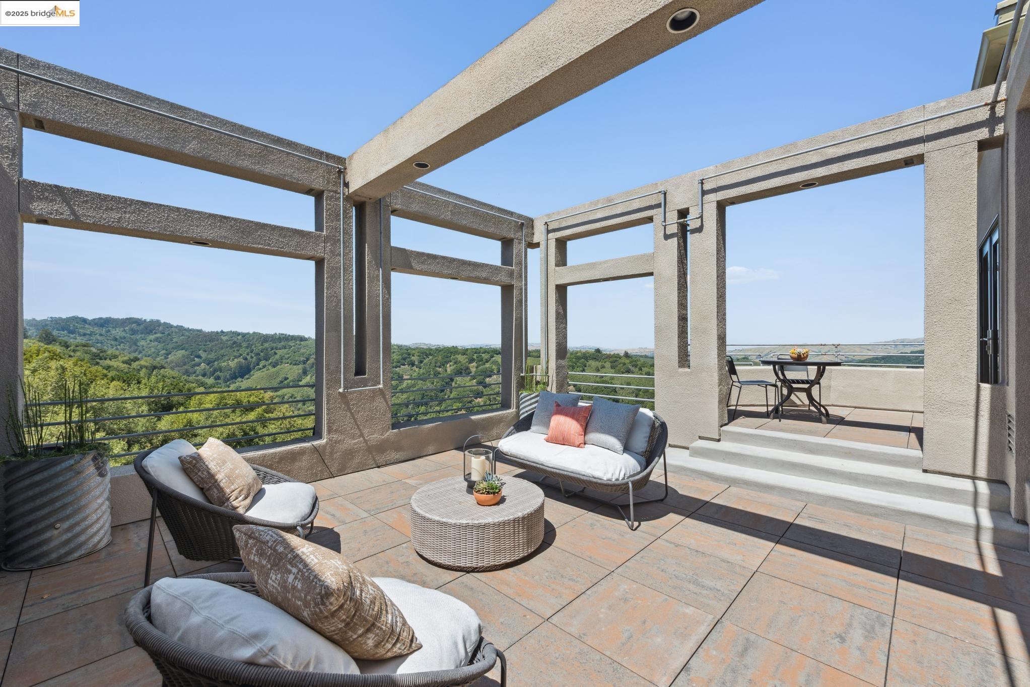Detail Gallery Image 17 of 60 For 12688 Brookpark Road, Oakland,  CA 94619 - 6 Beds | 4/1 Baths