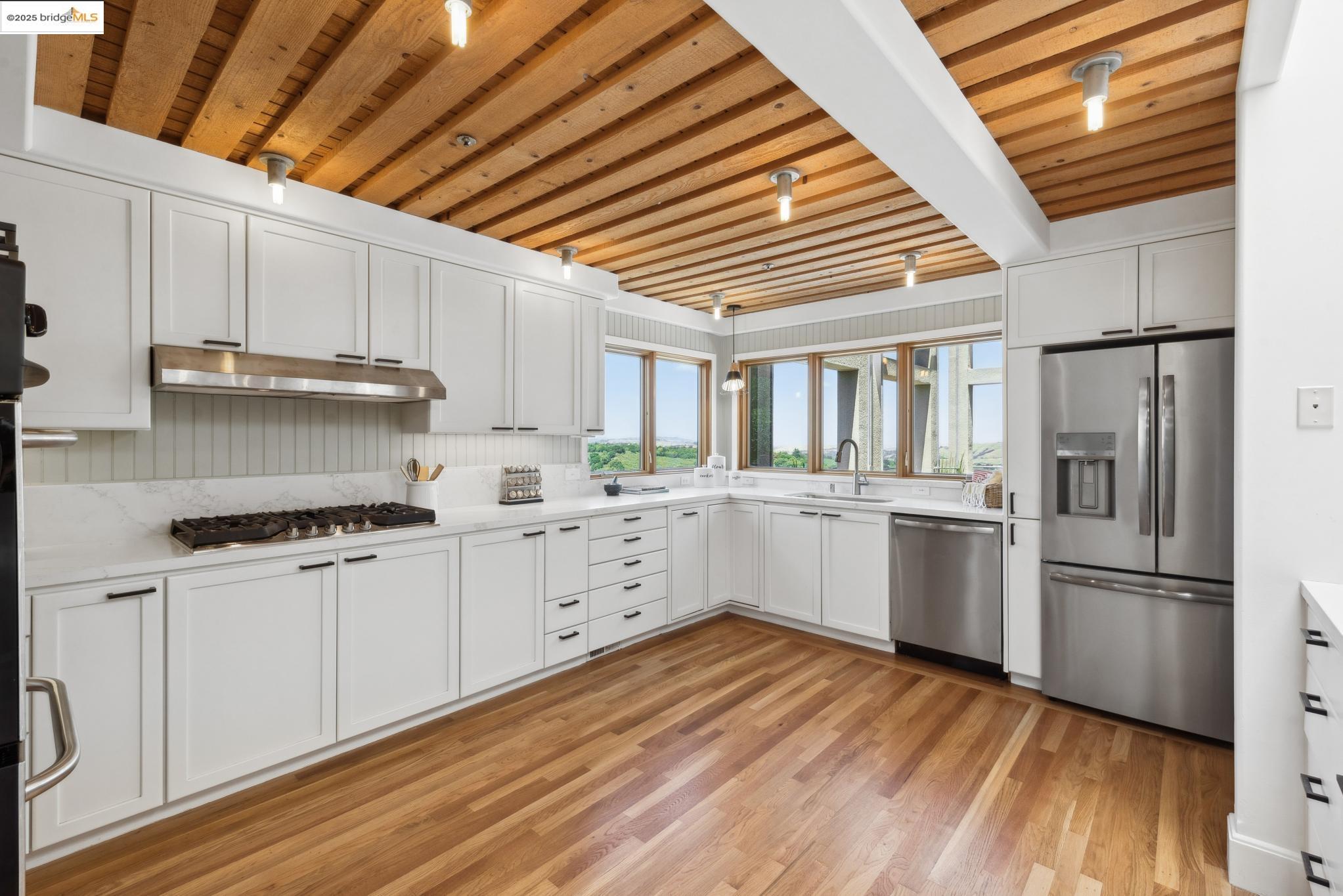 Detail Gallery Image 25 of 60 For 12688 Brookpark Road, Oakland,  CA 94619 - 6 Beds | 4/1 Baths