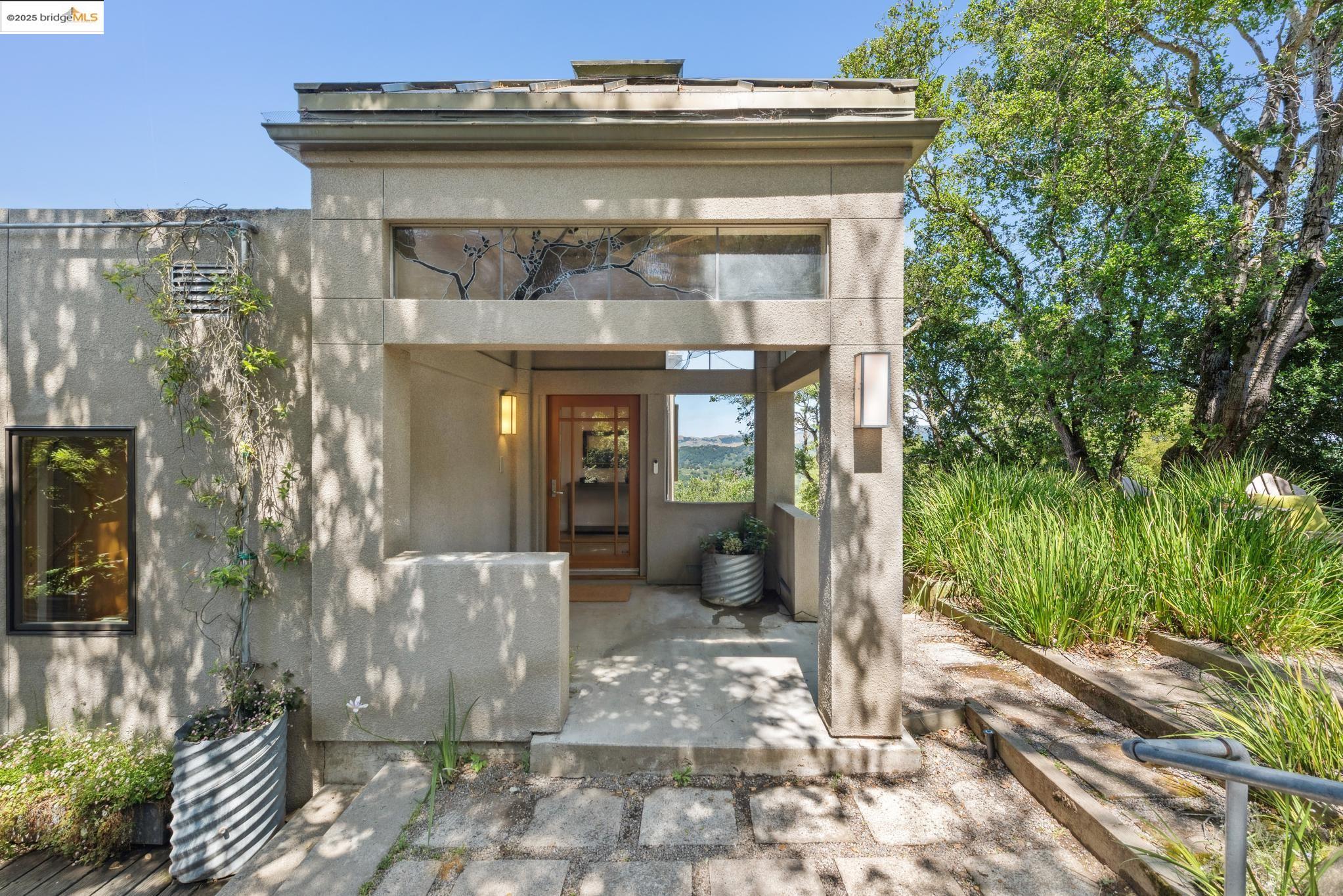 Detail Gallery Image 7 of 60 For 12688 Brookpark Road, Oakland,  CA 94619 - 6 Beds | 4/1 Baths