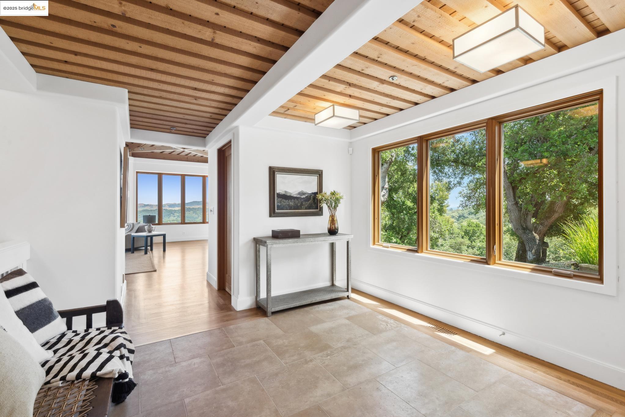 Detail Gallery Image 9 of 60 For 12688 Brookpark Road, Oakland,  CA 94619 - 6 Beds | 4/1 Baths