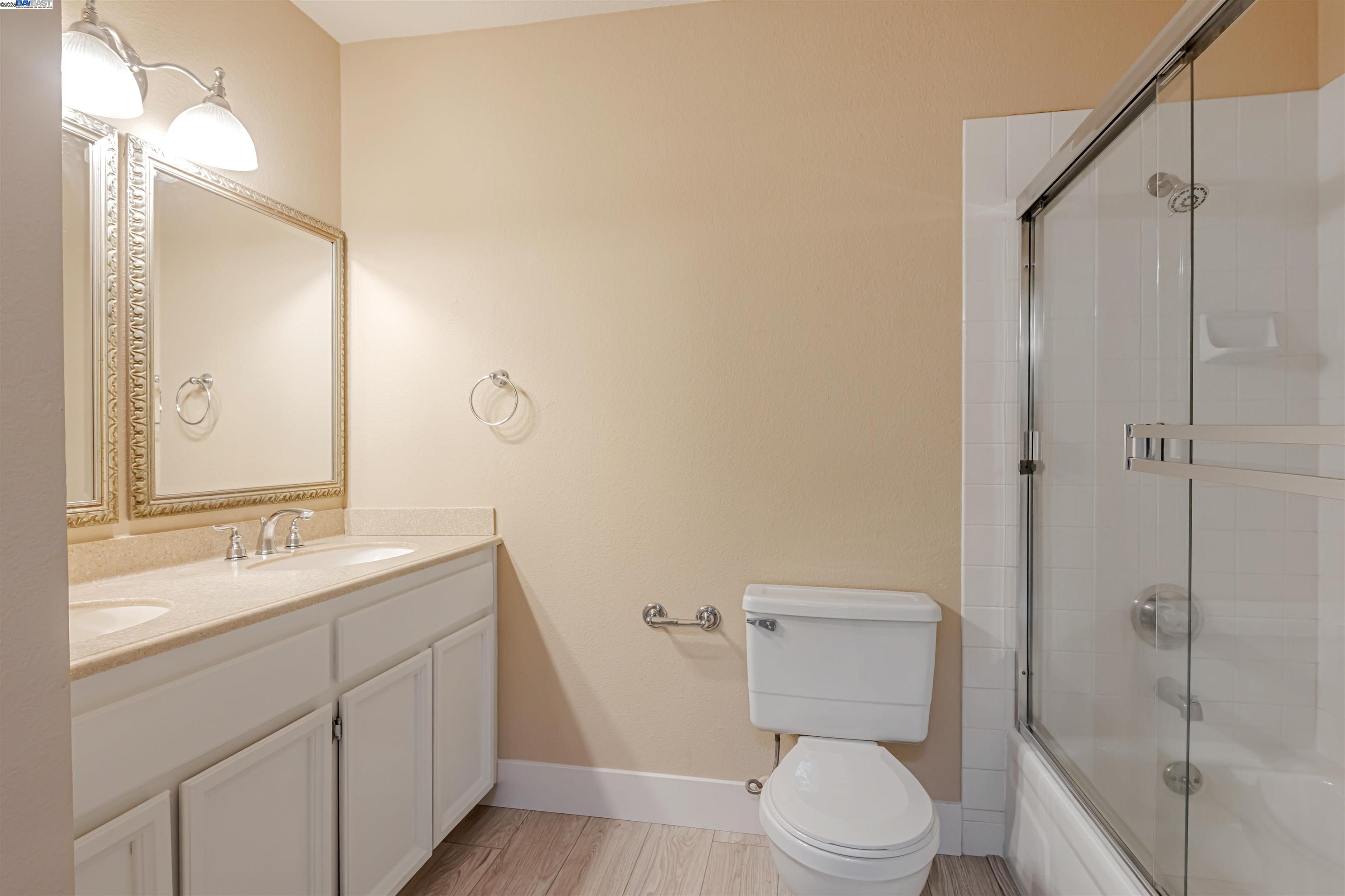 Photo #8: 41097384 Listing: Photo #8
