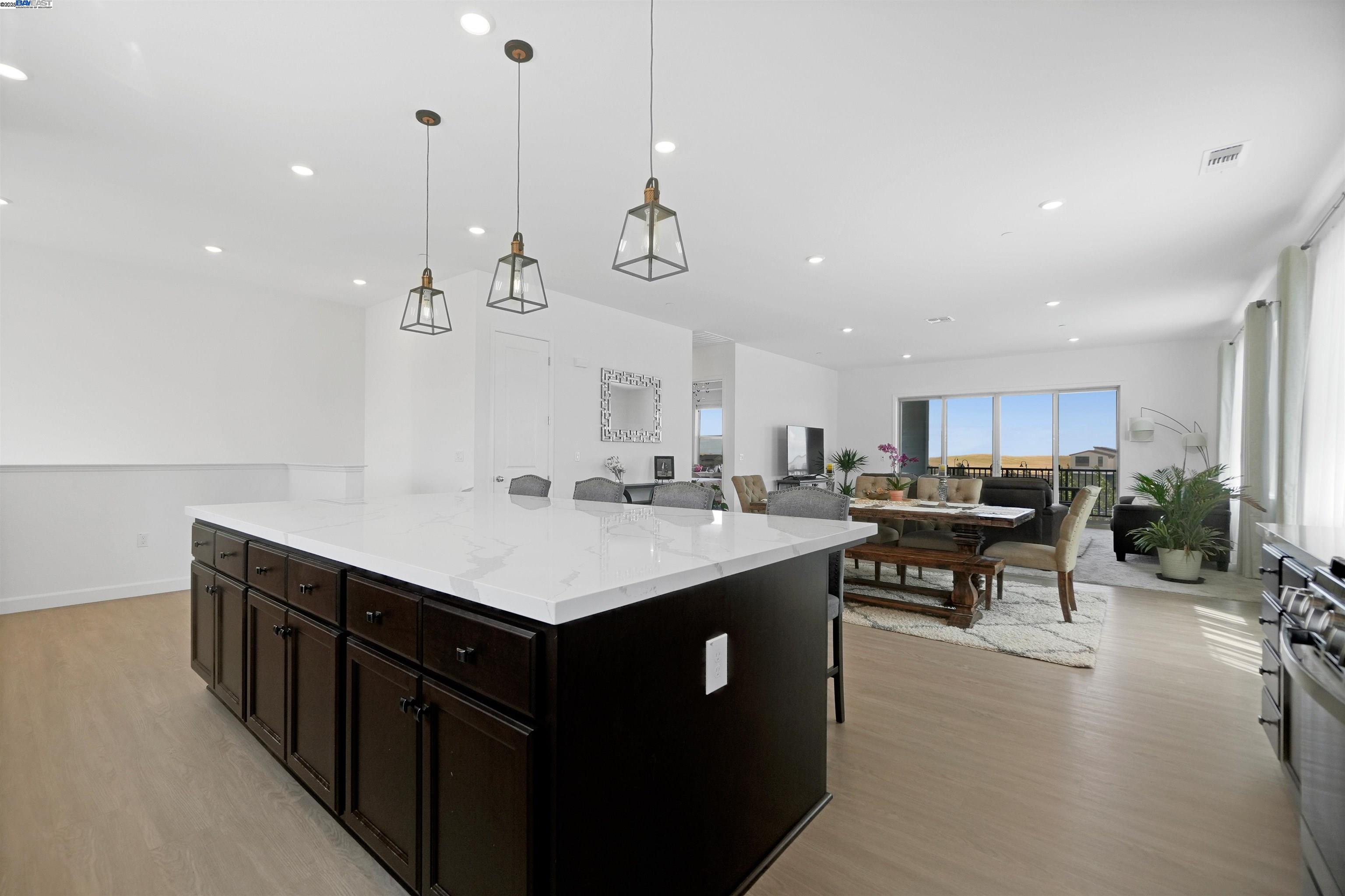 Detail Gallery Image 11 of 46 For 2462 Shore Vista, Fairfield,  CA 94533 - 3 Beds | 2 Baths