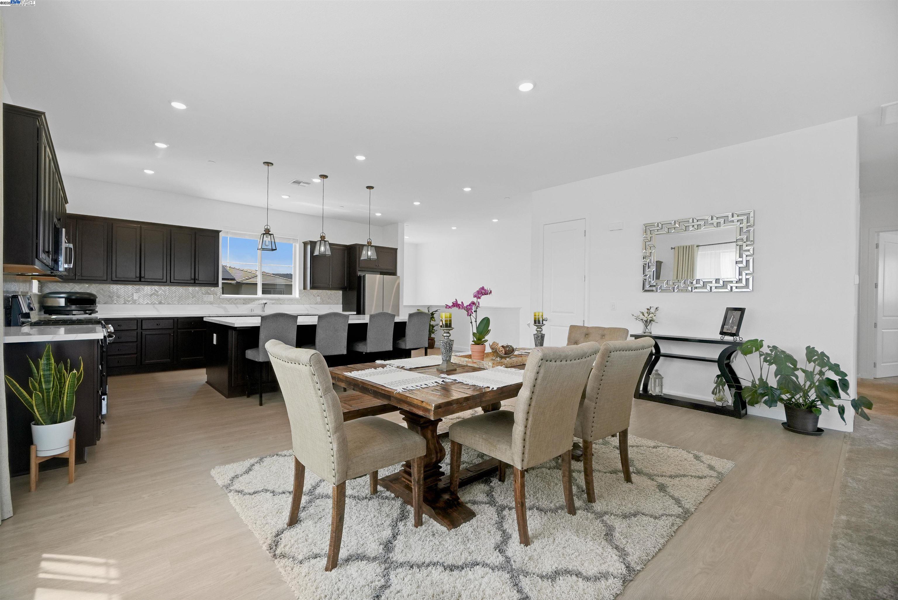 Detail Gallery Image 16 of 46 For 2462 Shore Vista, Fairfield,  CA 94533 - 3 Beds | 2 Baths