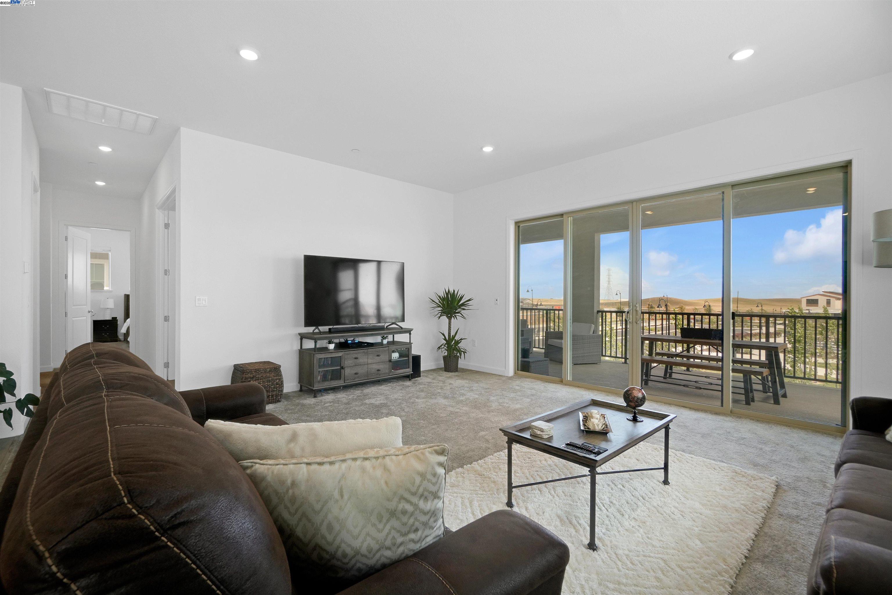 Detail Gallery Image 17 of 46 For 2462 Shore Vista, Fairfield,  CA 94533 - 3 Beds | 2 Baths