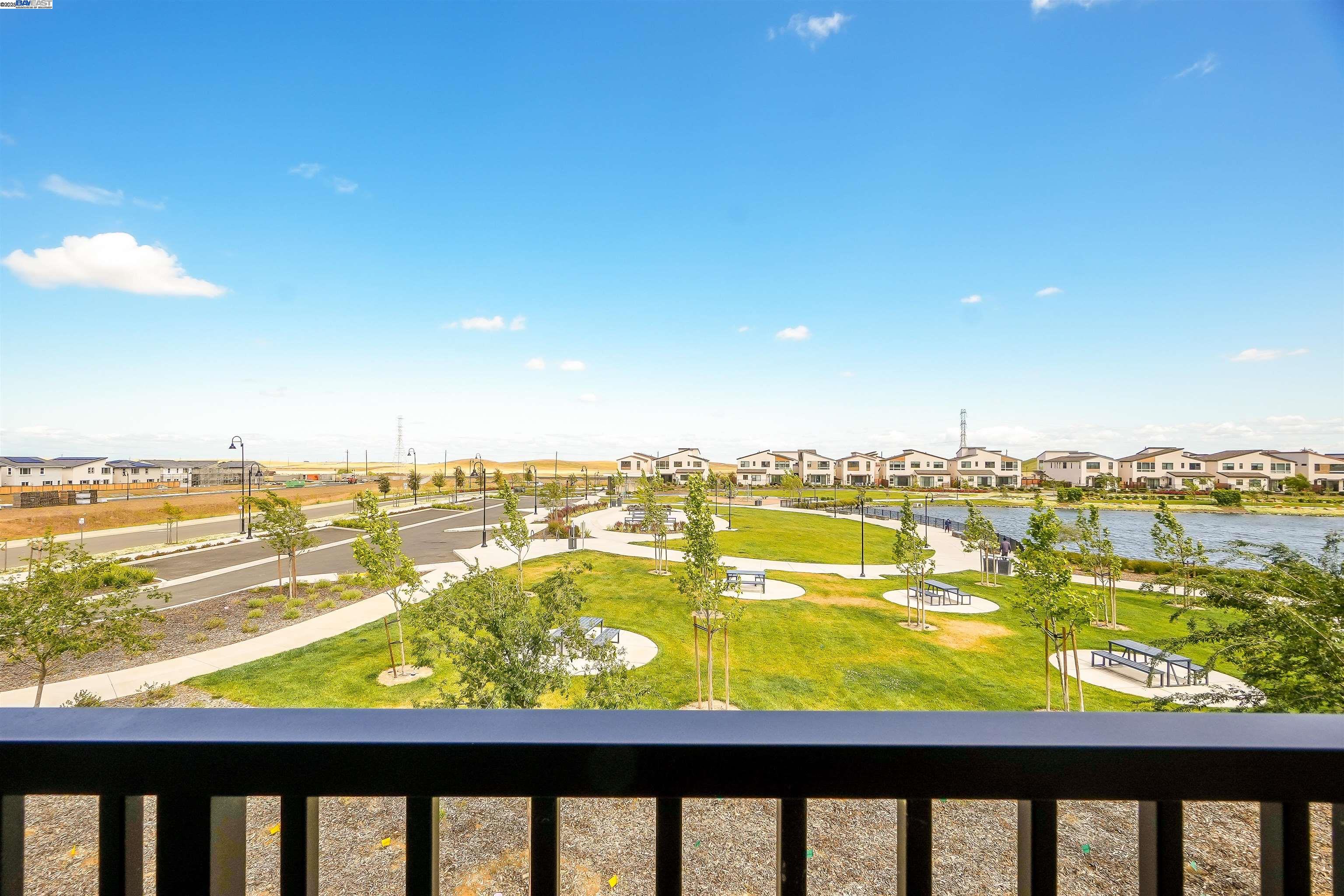 Detail Gallery Image 34 of 46 For 2462 Shore Vista, Fairfield,  CA 94533 - 3 Beds | 2 Baths