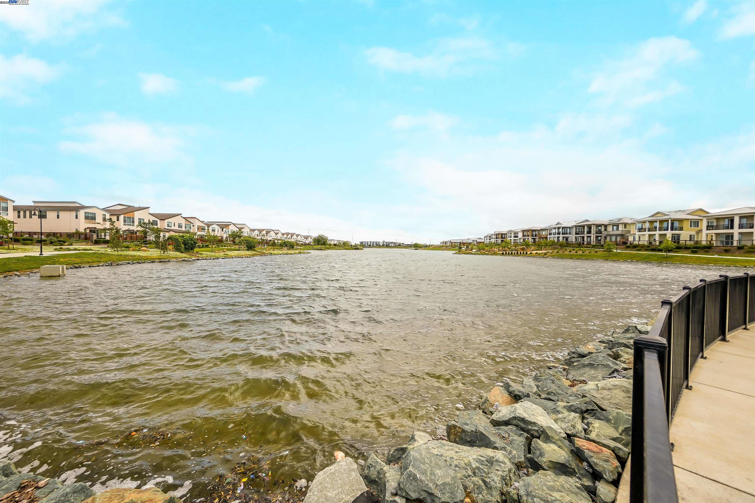 Detail Gallery Image 39 of 46 For 2462 Shore Vista, Fairfield,  CA 94533 - 3 Beds | 2 Baths