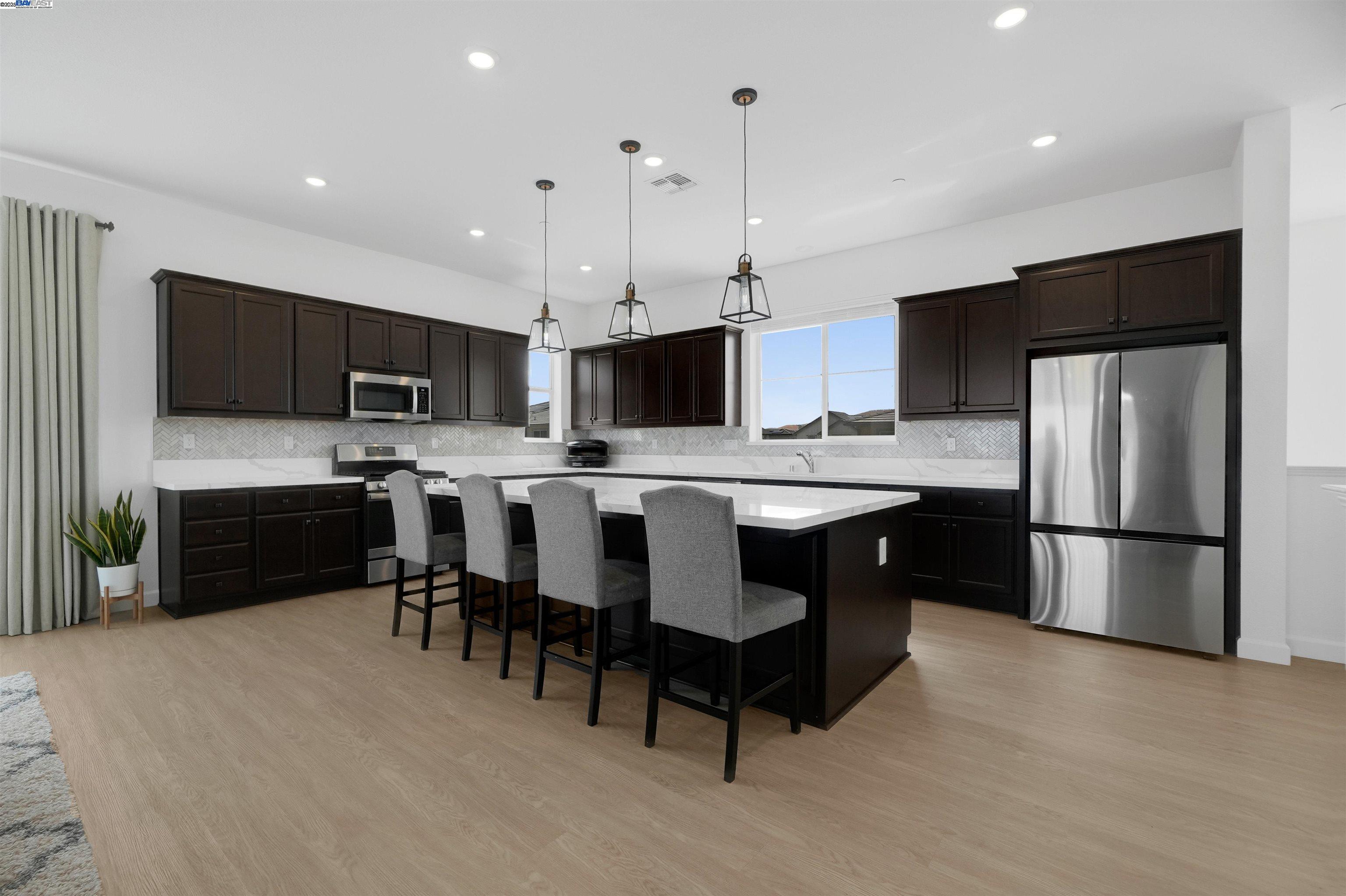 Detail Gallery Image 8 of 46 For 2462 Shore Vista, Fairfield,  CA 94533 - 3 Beds | 2 Baths