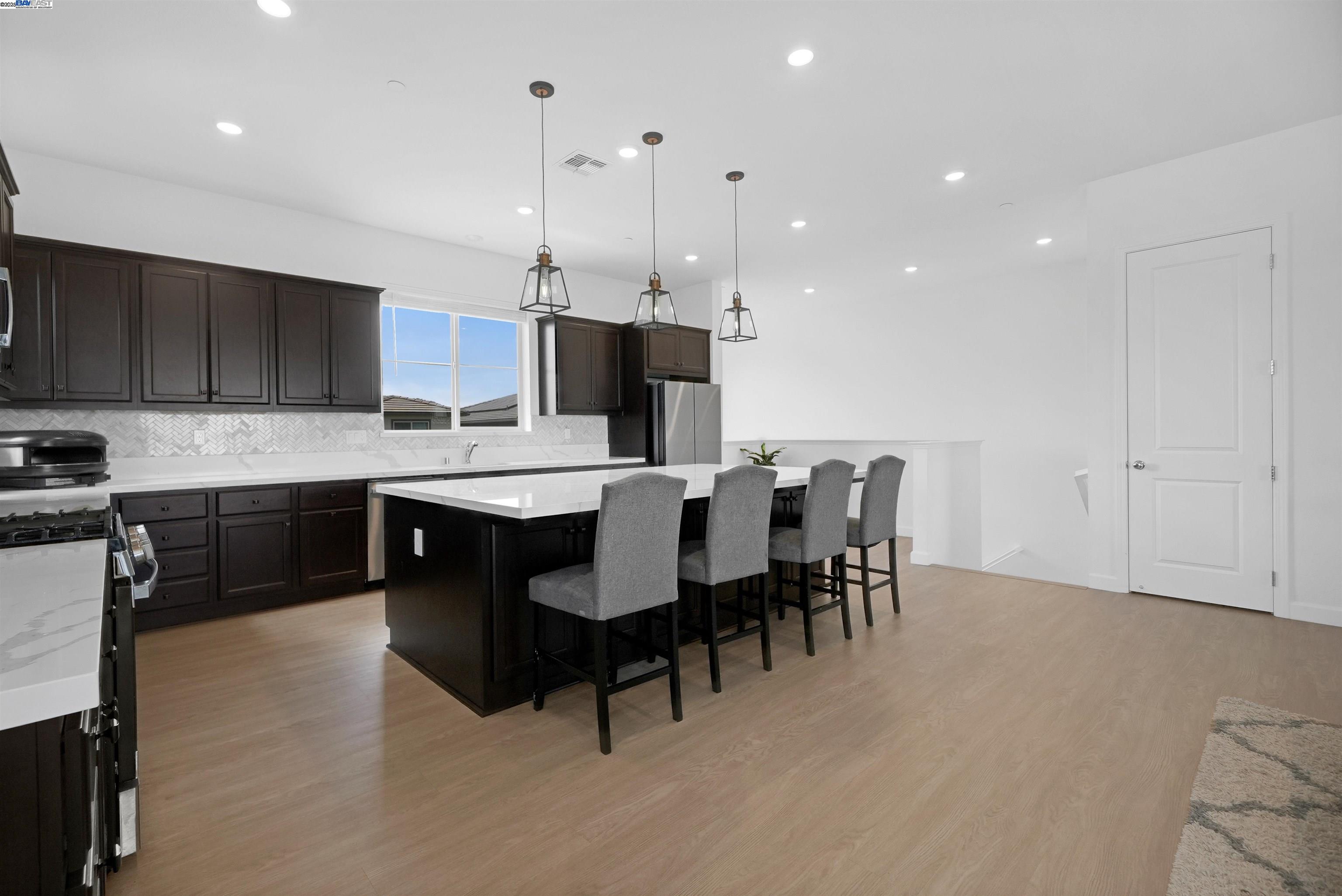 Detail Gallery Image 9 of 46 For 2462 Shore Vista, Fairfield,  CA 94533 - 3 Beds | 2 Baths