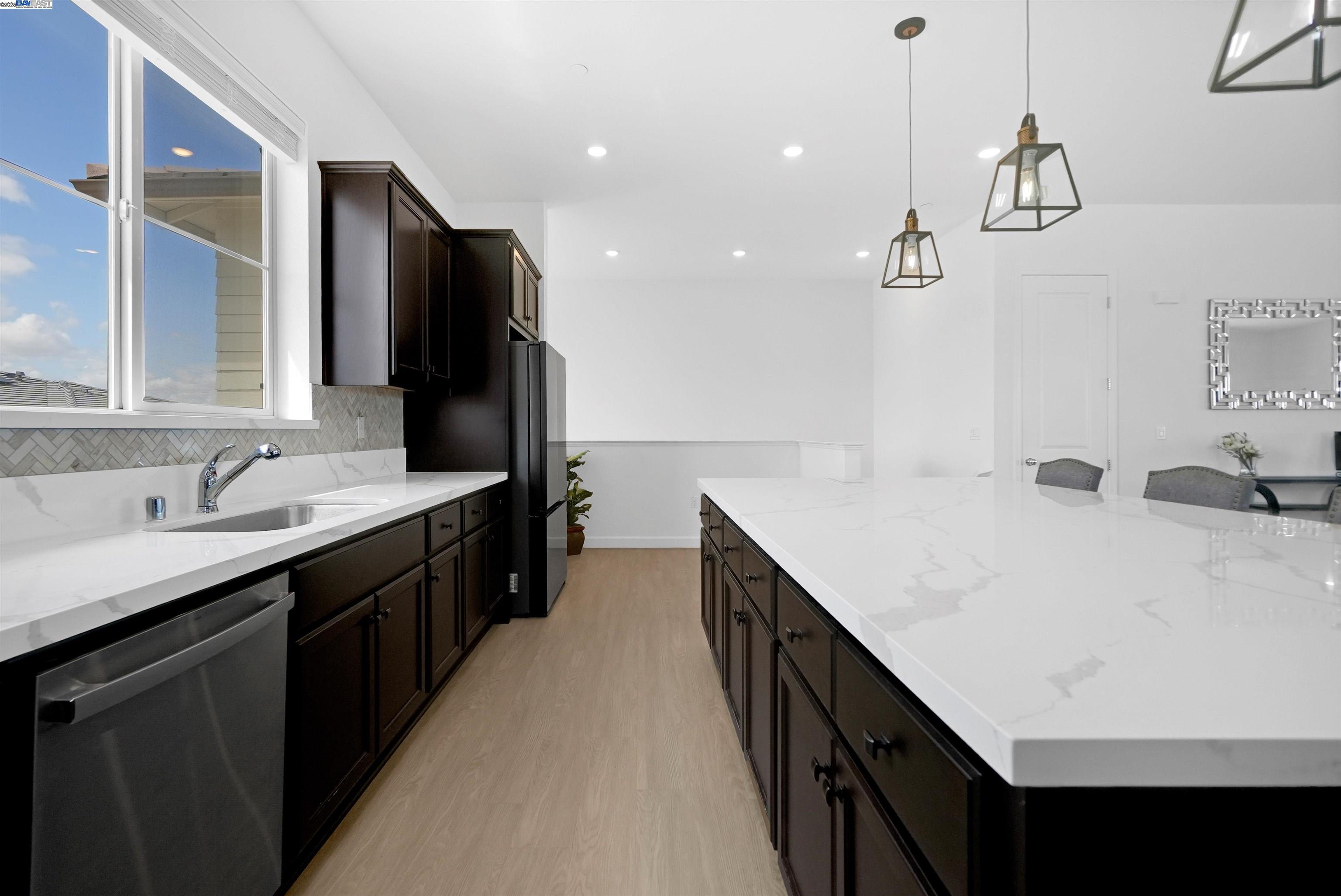 Detail Gallery Image 10 of 46 For 2462 Shore Vista, Fairfield,  CA 94533 - 3 Beds | 2 Baths