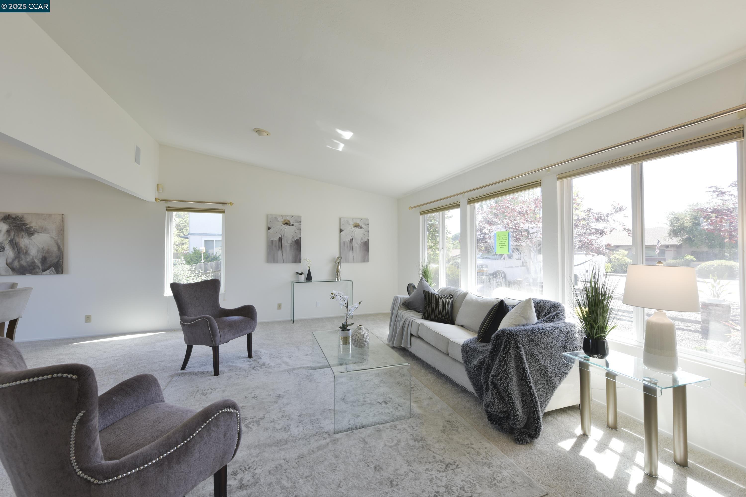 Detail Gallery Image 15 of 47 For 18509 Greenridge Ct, Castro Valley,  CA 94552 - 4 Beds | 2/1 Baths