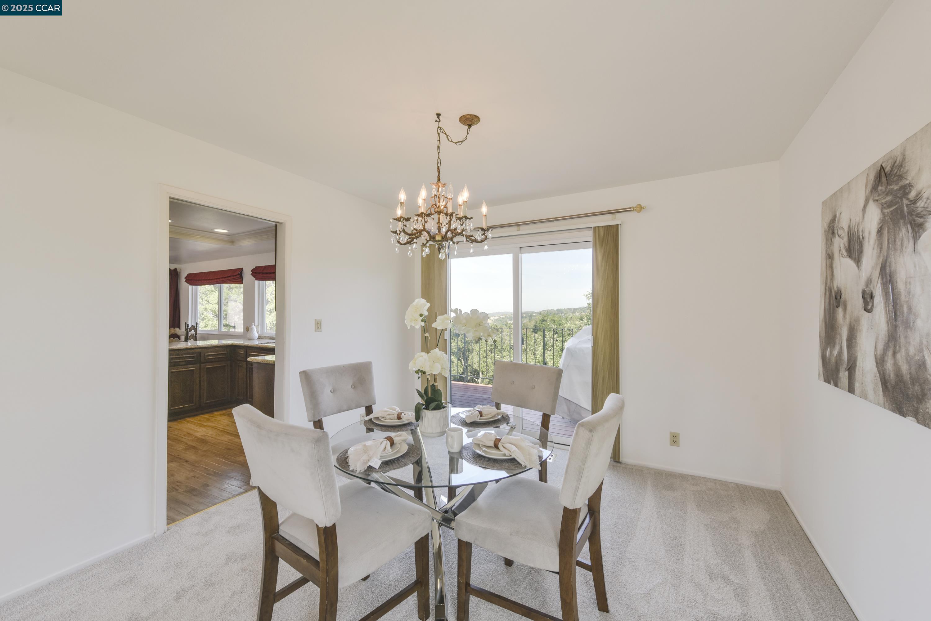 Detail Gallery Image 17 of 47 For 18509 Greenridge Ct, Castro Valley,  CA 94552 - 4 Beds | 2/1 Baths