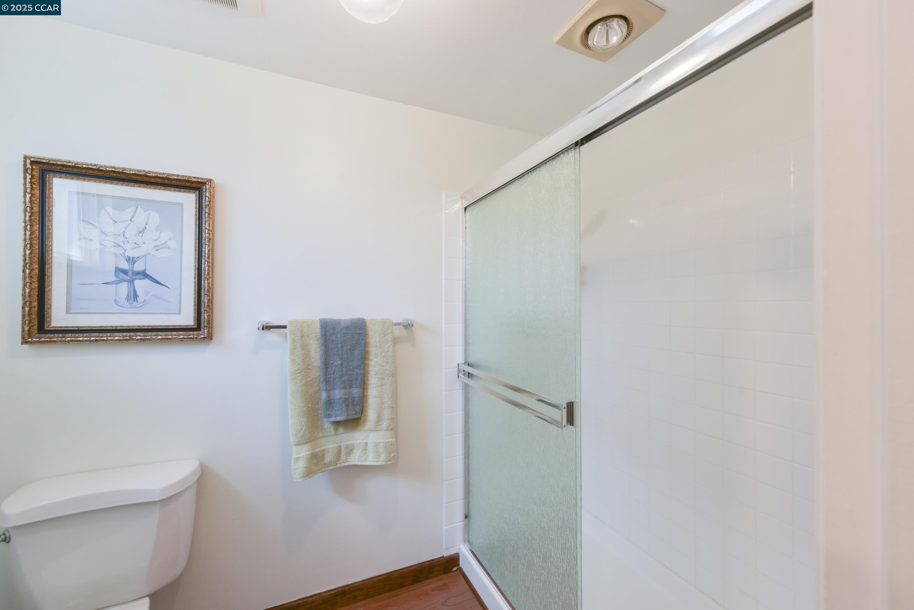 Detail Gallery Image 31 of 47 For 18509 Greenridge Ct, Castro Valley,  CA 94552 - 4 Beds | 2/1 Baths