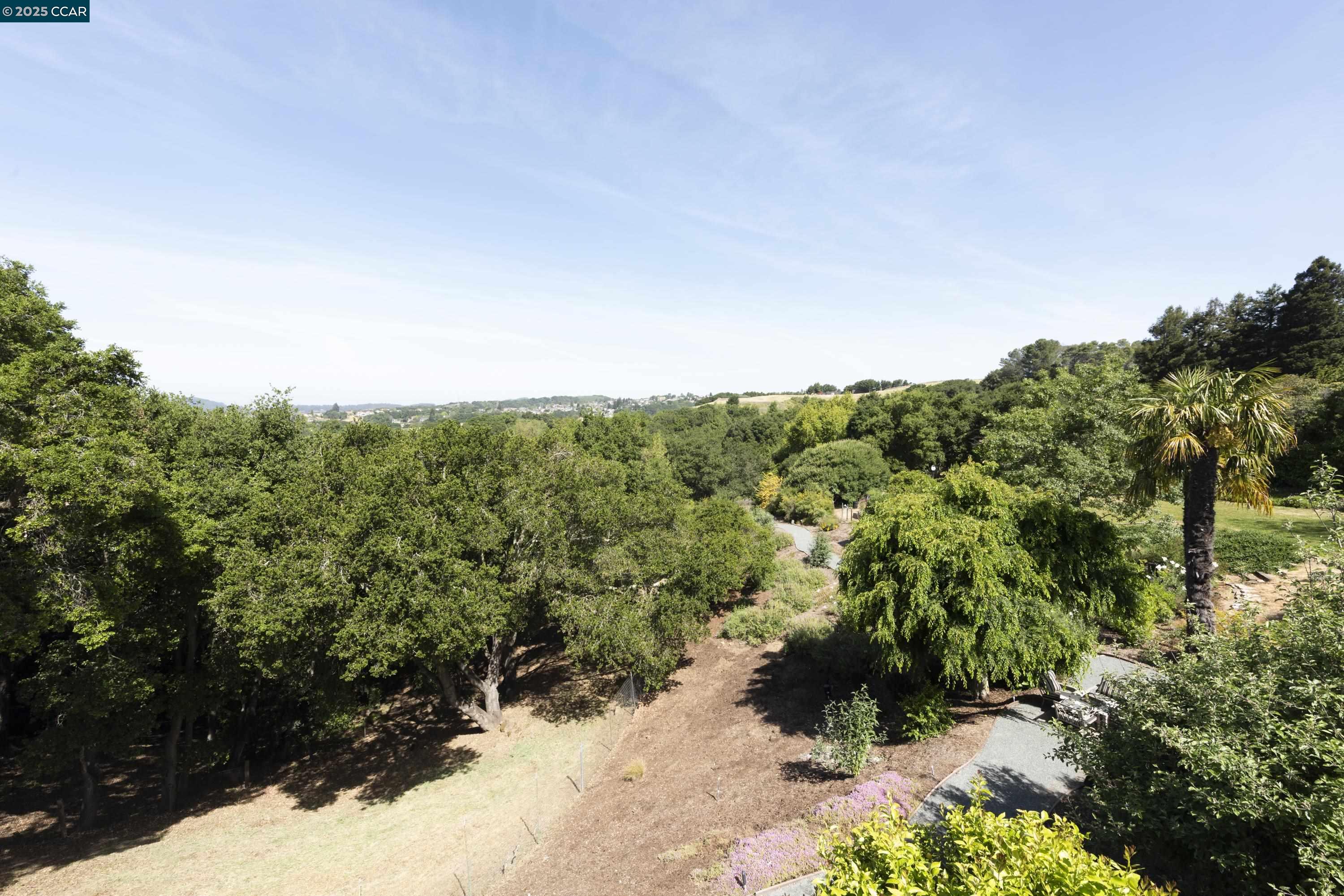 Detail Gallery Image 46 of 47 For 18509 Greenridge Ct, Castro Valley,  CA 94552 - 4 Beds | 2/1 Baths