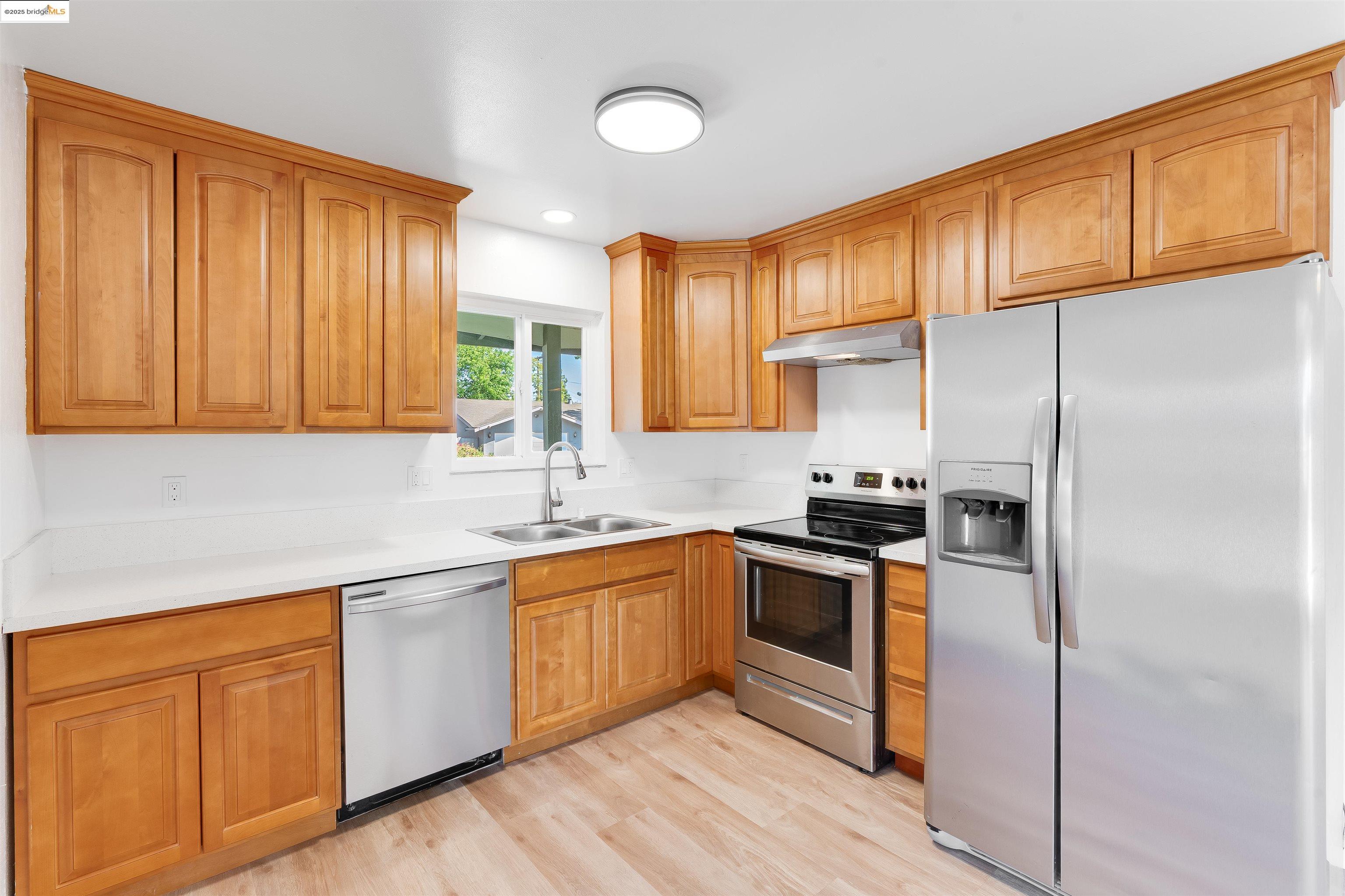 Detail Gallery Image 12 of 42 For 1908 New Jersey St, Fairfield,  CA 94533 - 3 Beds | 2 Baths