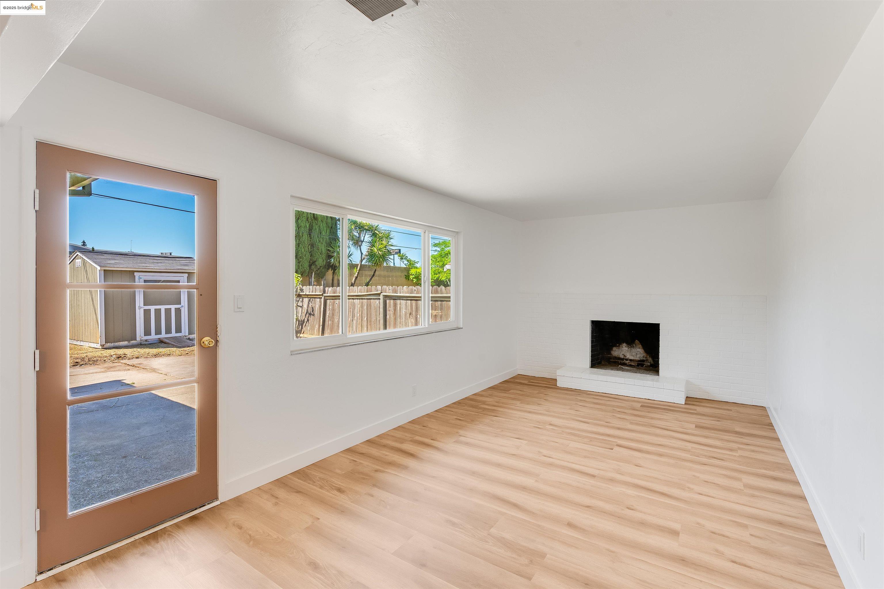Detail Gallery Image 18 of 42 For 1908 New Jersey St, Fairfield,  CA 94533 - 3 Beds | 2 Baths
