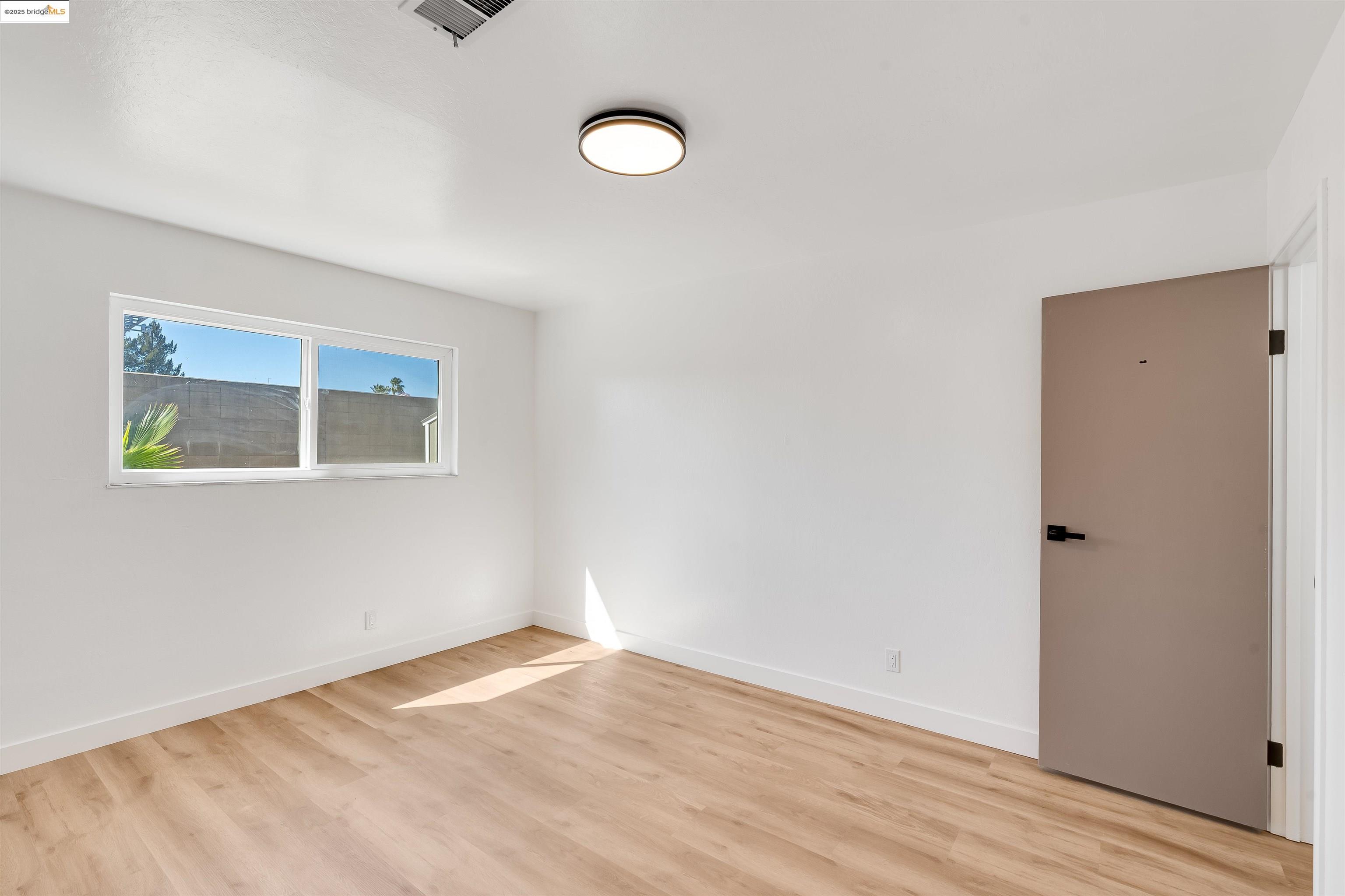 Detail Gallery Image 28 of 42 For 1908 New Jersey St, Fairfield,  CA 94533 - 3 Beds | 2 Baths