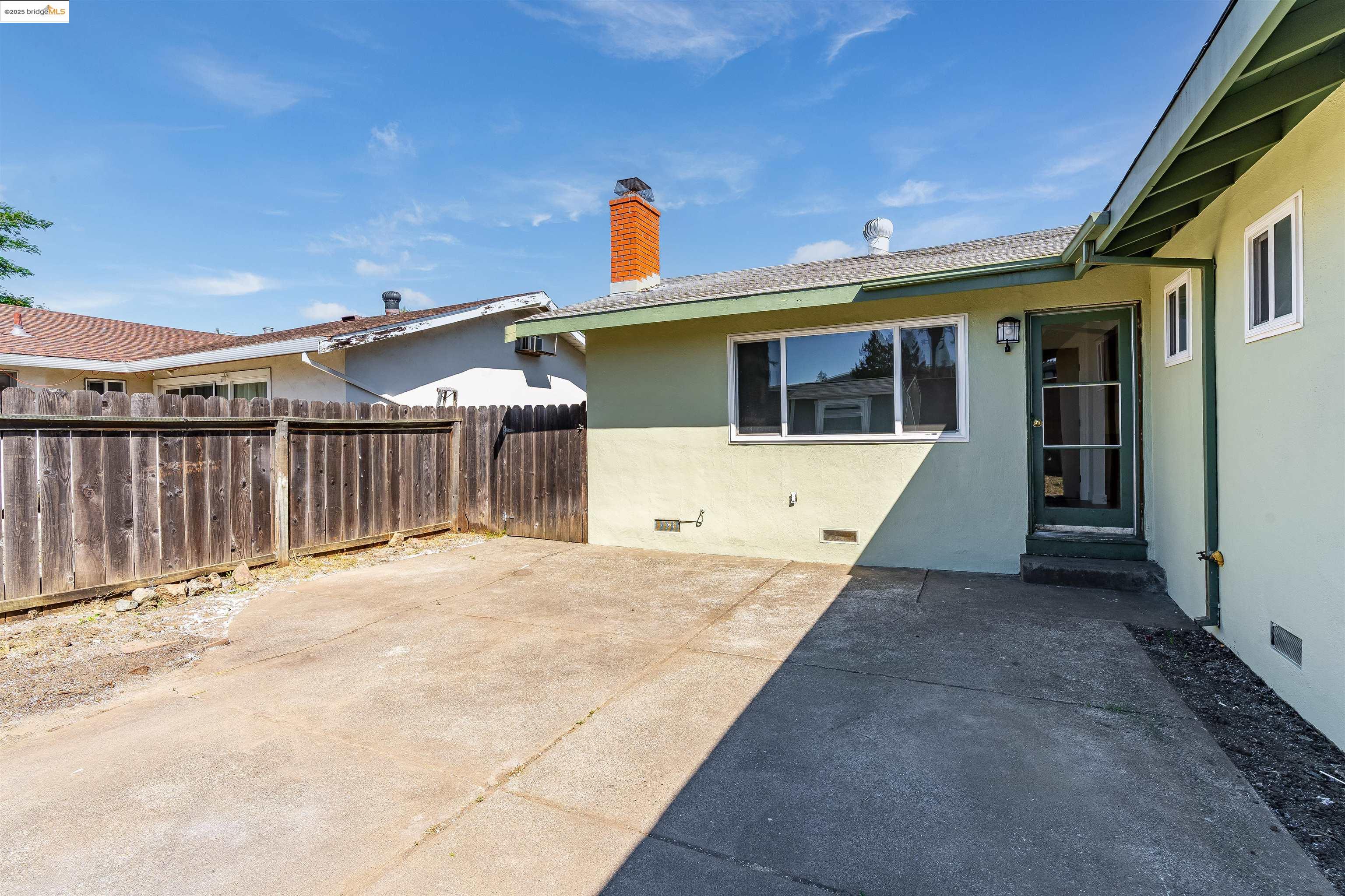 Detail Gallery Image 33 of 42 For 1908 New Jersey St, Fairfield,  CA 94533 - 3 Beds | 2 Baths