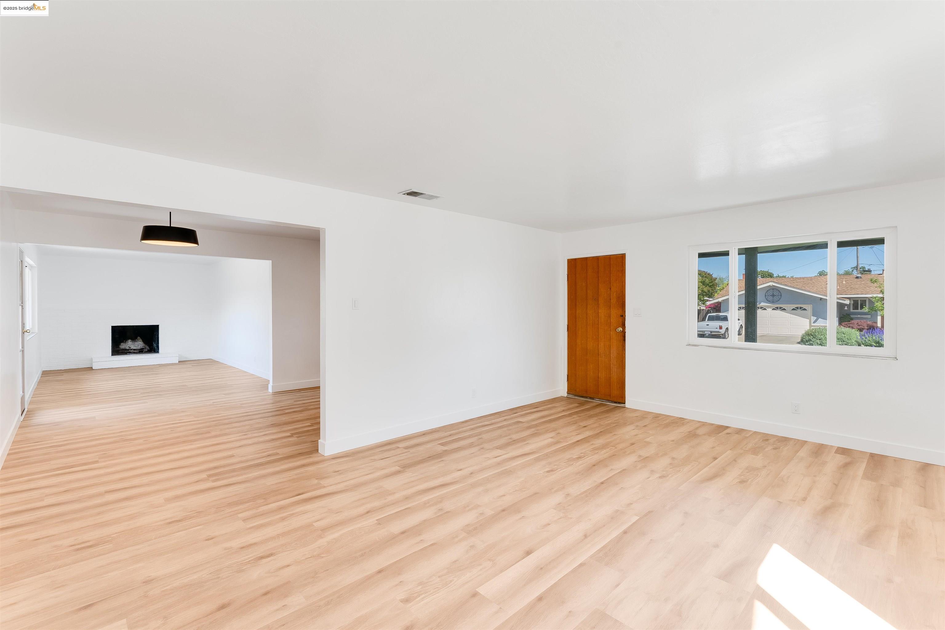 Detail Gallery Image 9 of 42 For 1908 New Jersey St, Fairfield,  CA 94533 - 3 Beds | 2 Baths