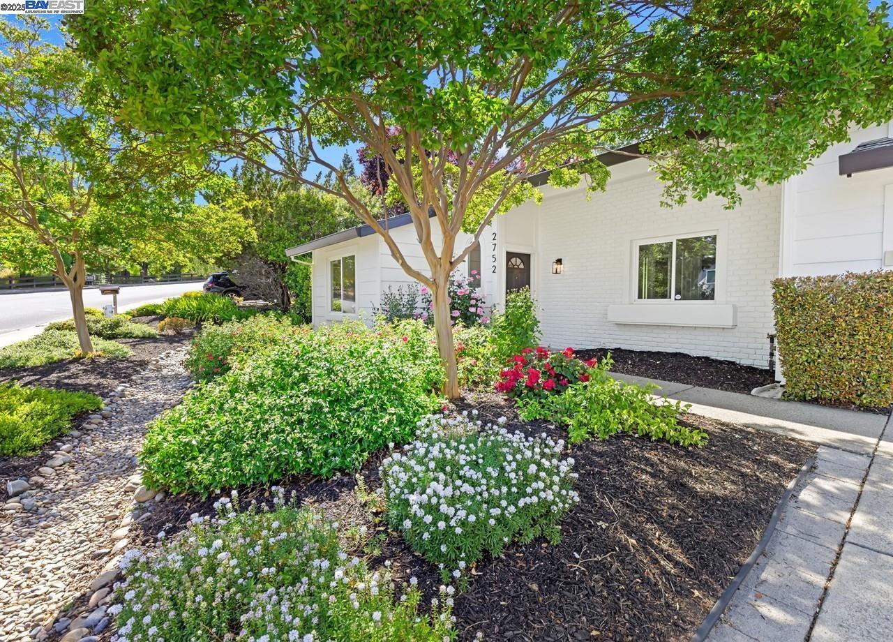 Detail Gallery Image 3 of 46 For 2752 Morgan Dr, San Ramon,  CA 94583 - 5 Beds | 3 Baths