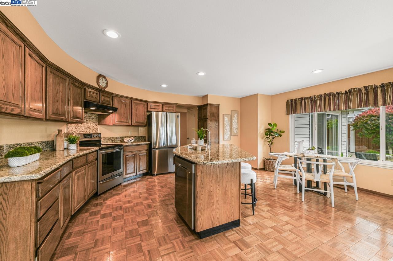 Detail Gallery Image 15 of 43 For 1047 Innsbruck St, Livermore,  CA 94550 - 3 Beds | 2 Baths
