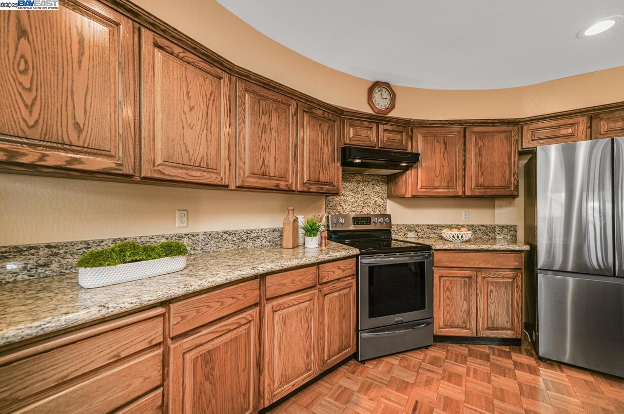 Detail Gallery Image 16 of 43 For 1047 Innsbruck St, Livermore,  CA 94550 - 3 Beds | 2 Baths
