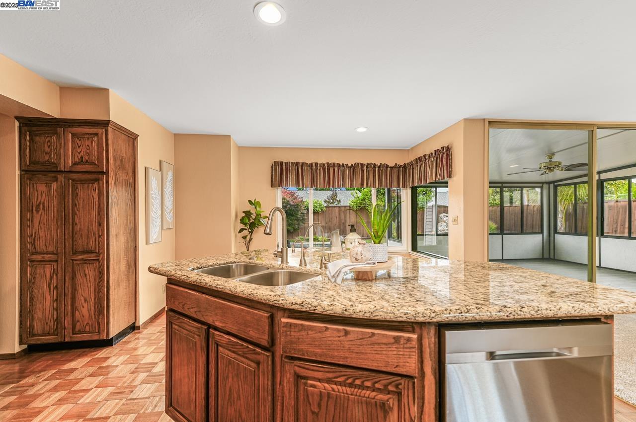 Detail Gallery Image 17 of 43 For 1047 Innsbruck St, Livermore,  CA 94550 - 3 Beds | 2 Baths