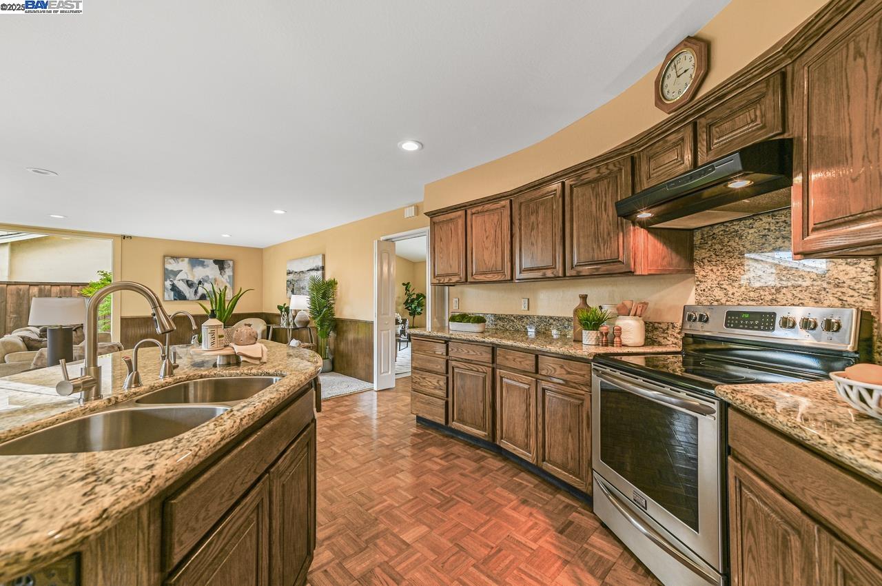 Detail Gallery Image 18 of 43 For 1047 Innsbruck St, Livermore,  CA 94550 - 3 Beds | 2 Baths