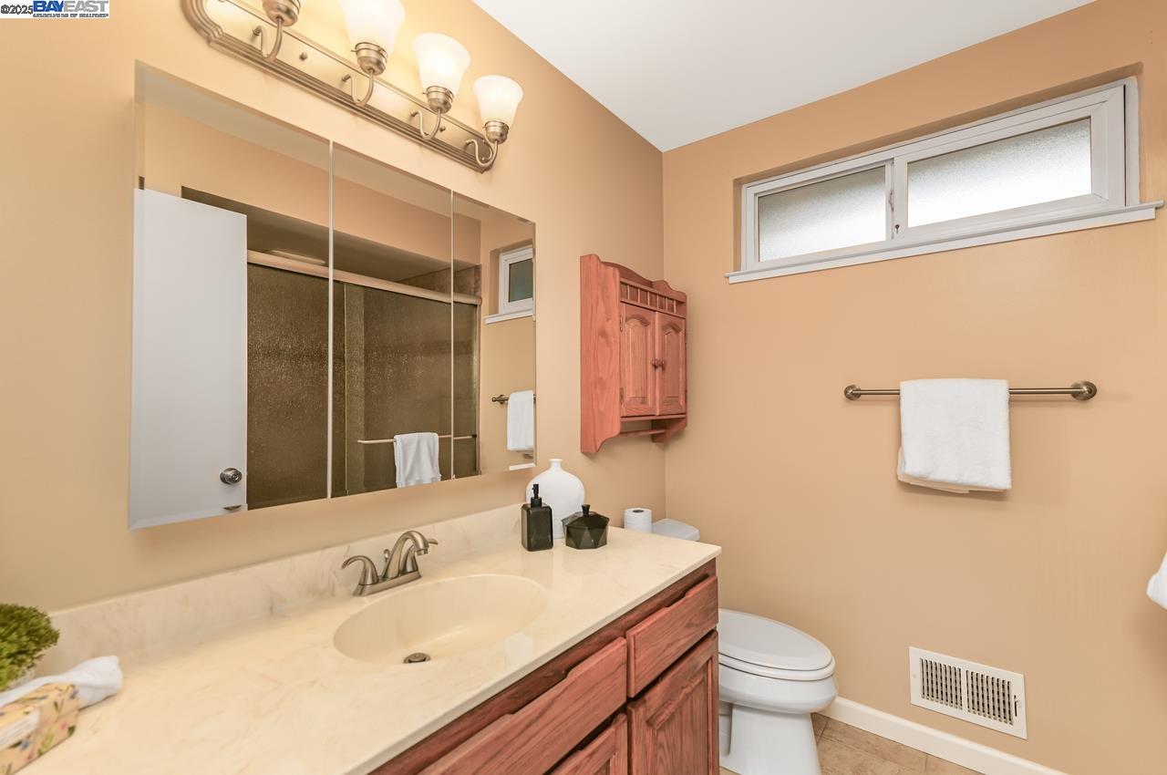 Detail Gallery Image 26 of 43 For 1047 Innsbruck St, Livermore,  CA 94550 - 3 Beds | 2 Baths