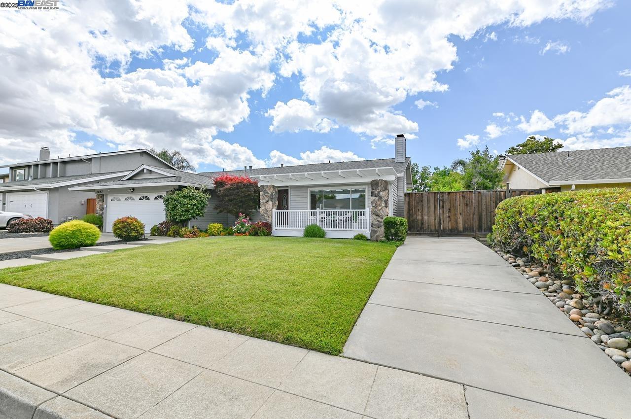Detail Gallery Image 4 of 43 For 1047 Innsbruck St, Livermore,  CA 94550 - 3 Beds | 2 Baths