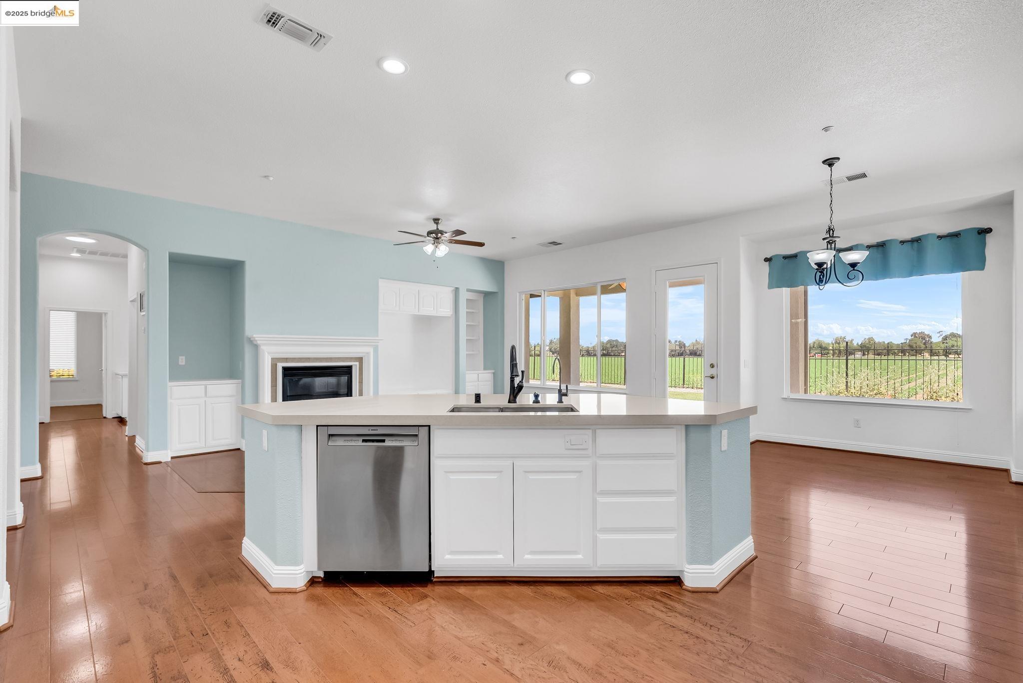 Detail Gallery Image 23 of 46 For 909 Suntan Lane, Brentwood,  CA 94513-9999 - 2 Beds | 2/1 Baths