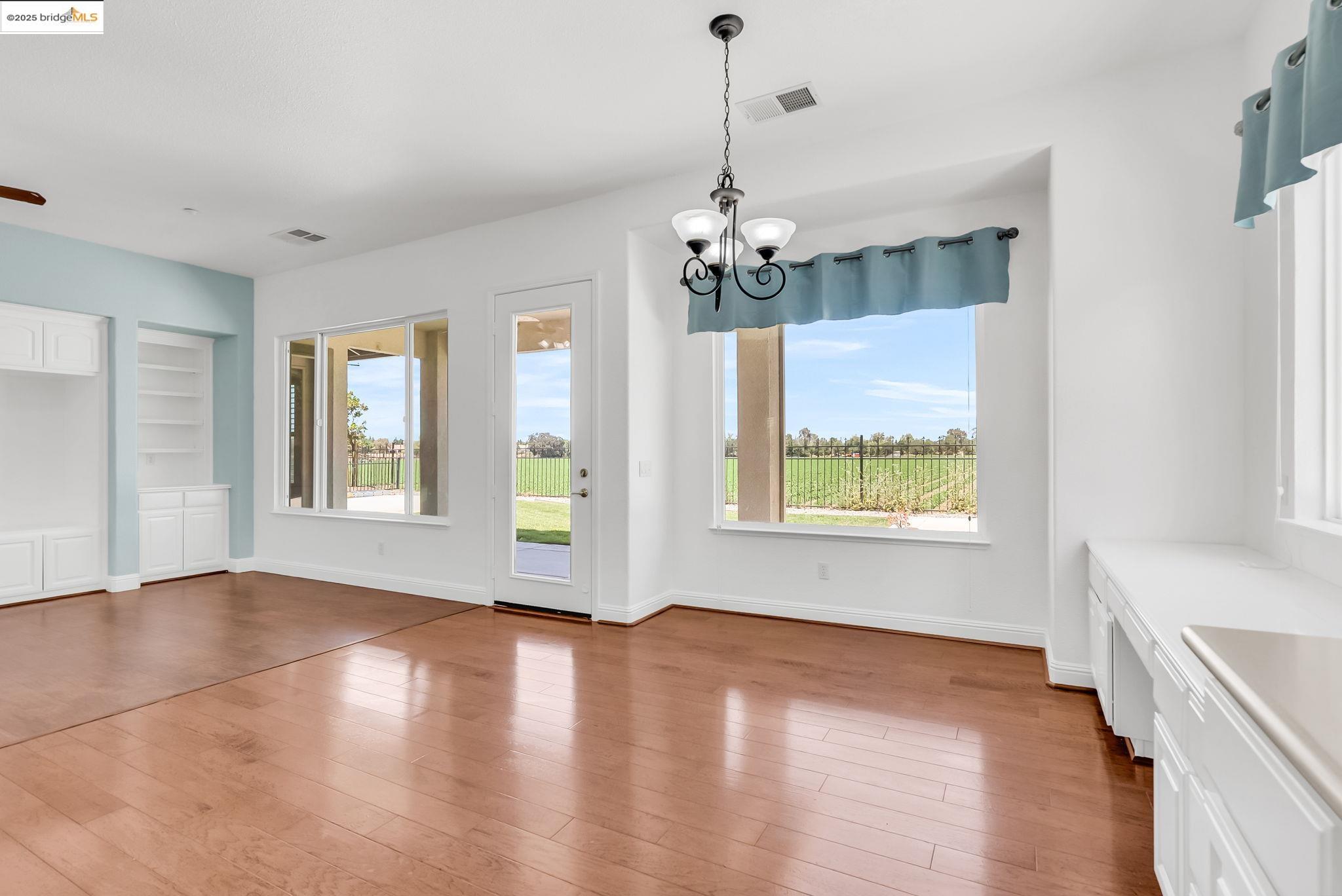 Detail Gallery Image 25 of 46 For 909 Suntan Lane, Brentwood,  CA 94513-9999 - 2 Beds | 2/1 Baths