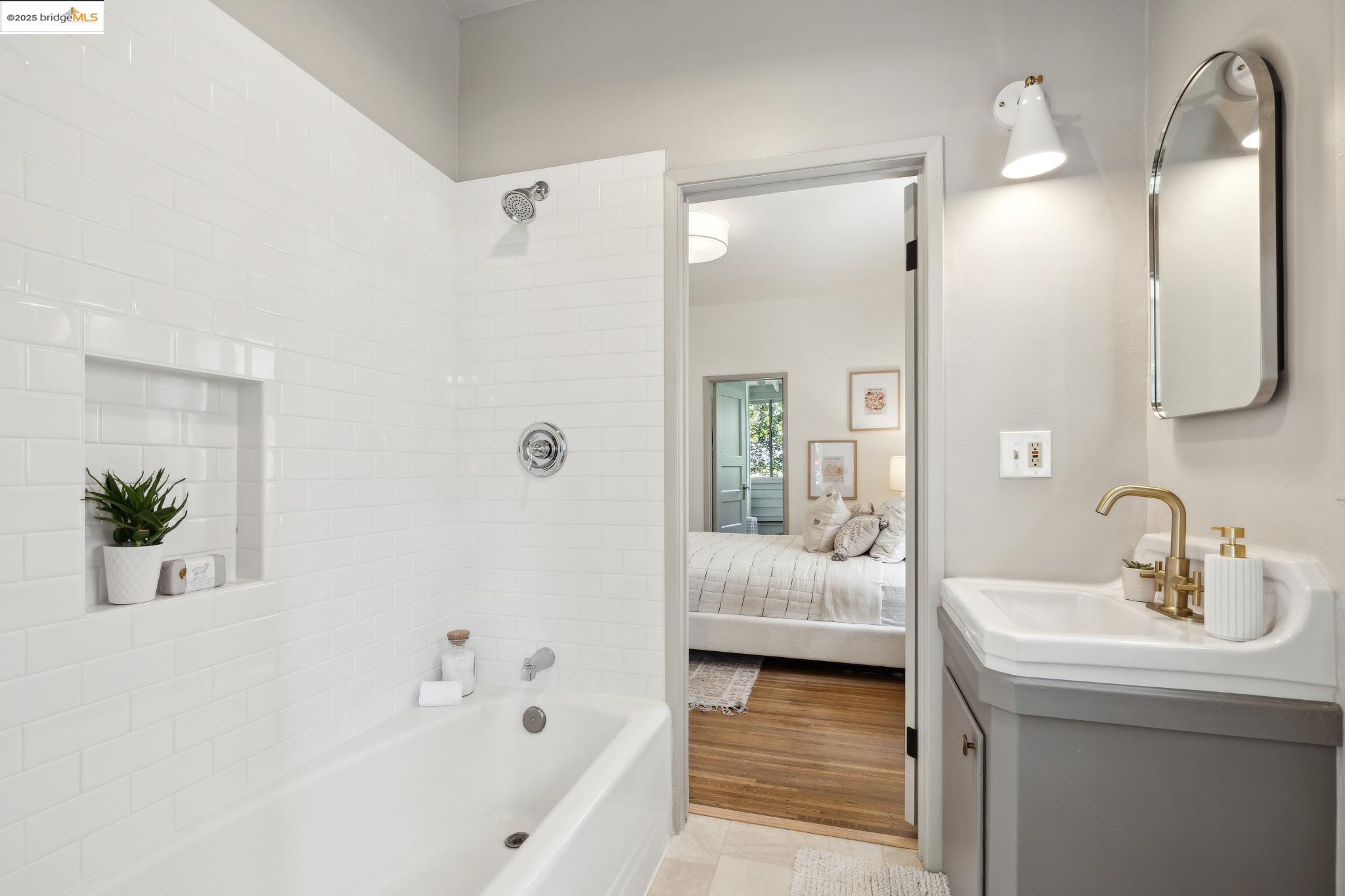 Detail Gallery Image 12 of 31 For 5161 Coronado Ave, Oakland,  CA 94618 - – Beds | – Baths
