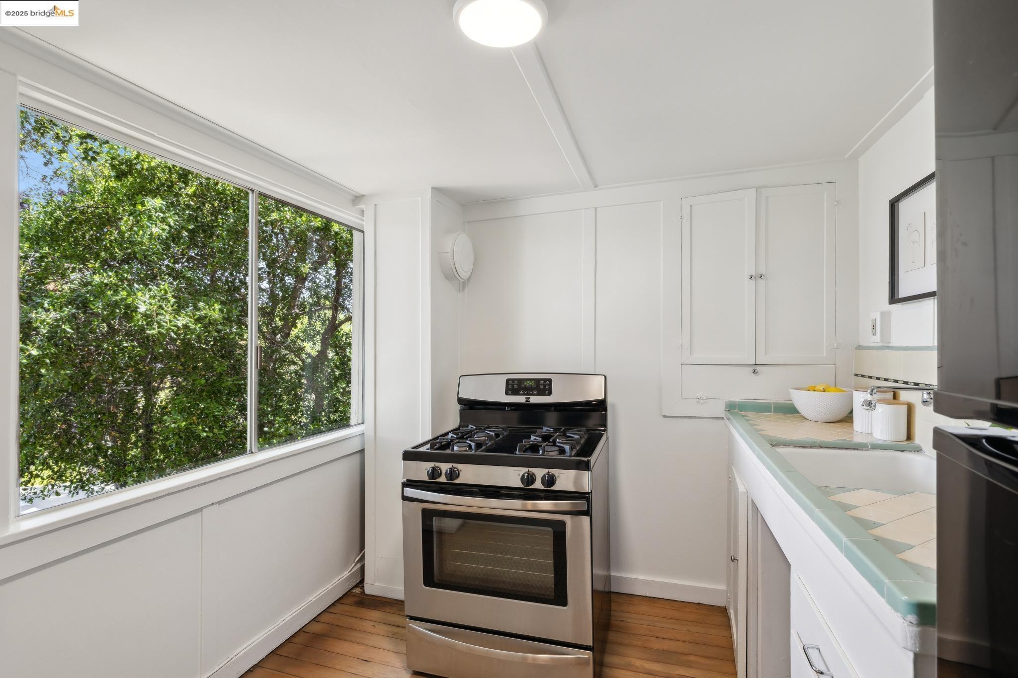 Detail Gallery Image 22 of 31 For 5161 Coronado Ave, Oakland,  CA 94618 - – Beds | – Baths
