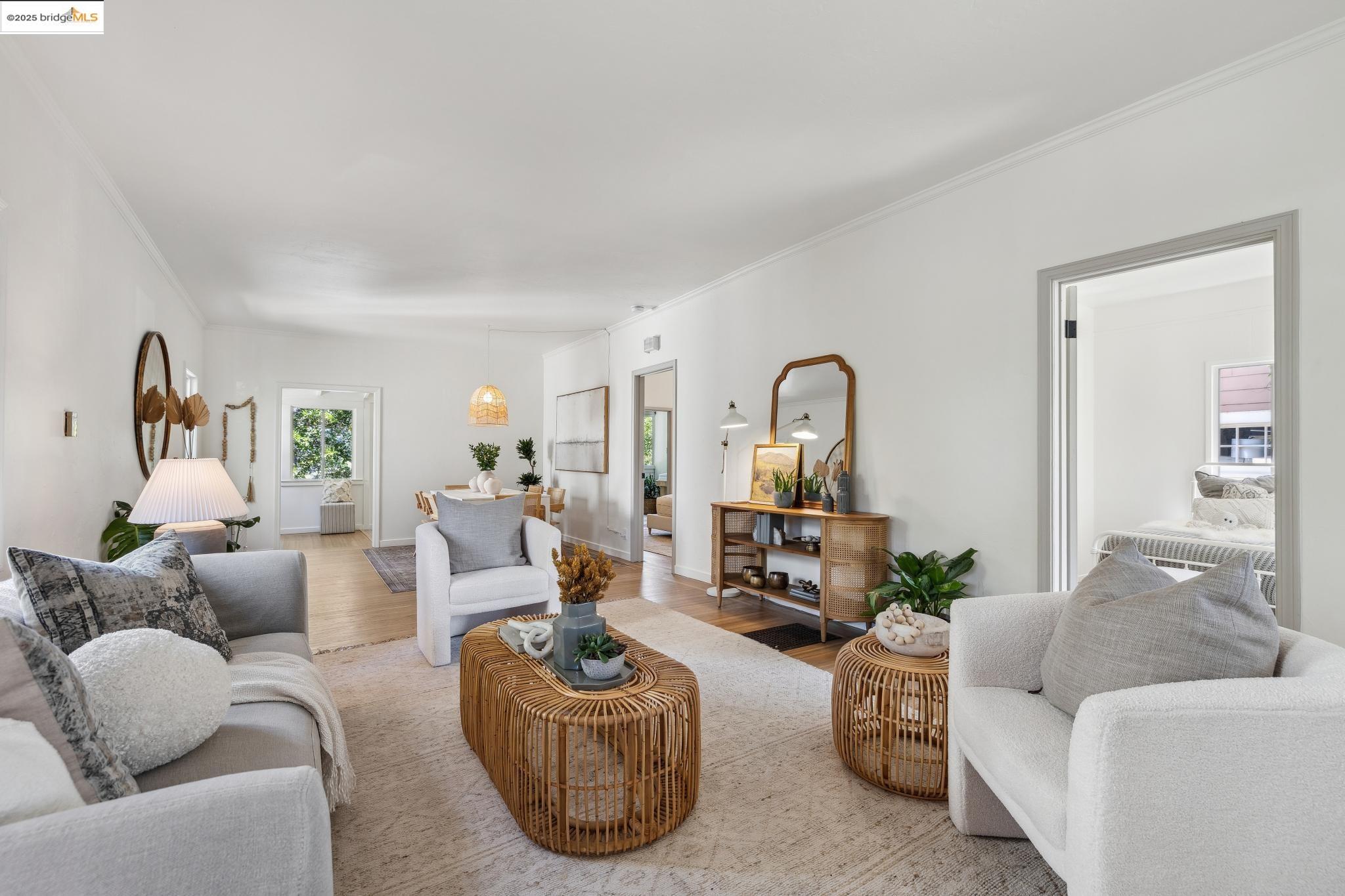 Detail Gallery Image 4 of 31 For 5161 Coronado Ave, Oakland,  CA 94618 - – Beds | – Baths