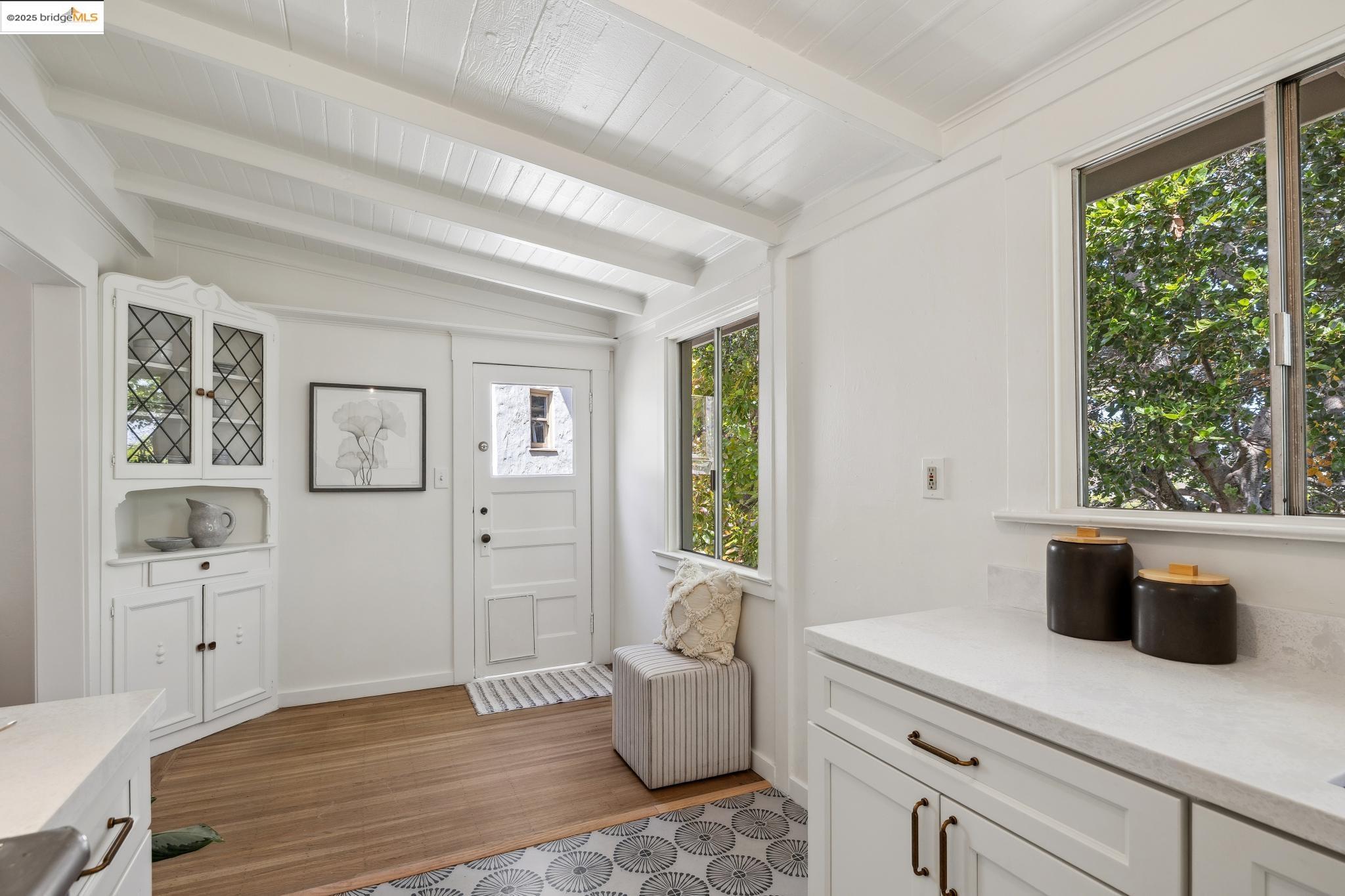 Detail Gallery Image 9 of 31 For 5161 Coronado Ave, Oakland,  CA 94618 - – Beds | – Baths