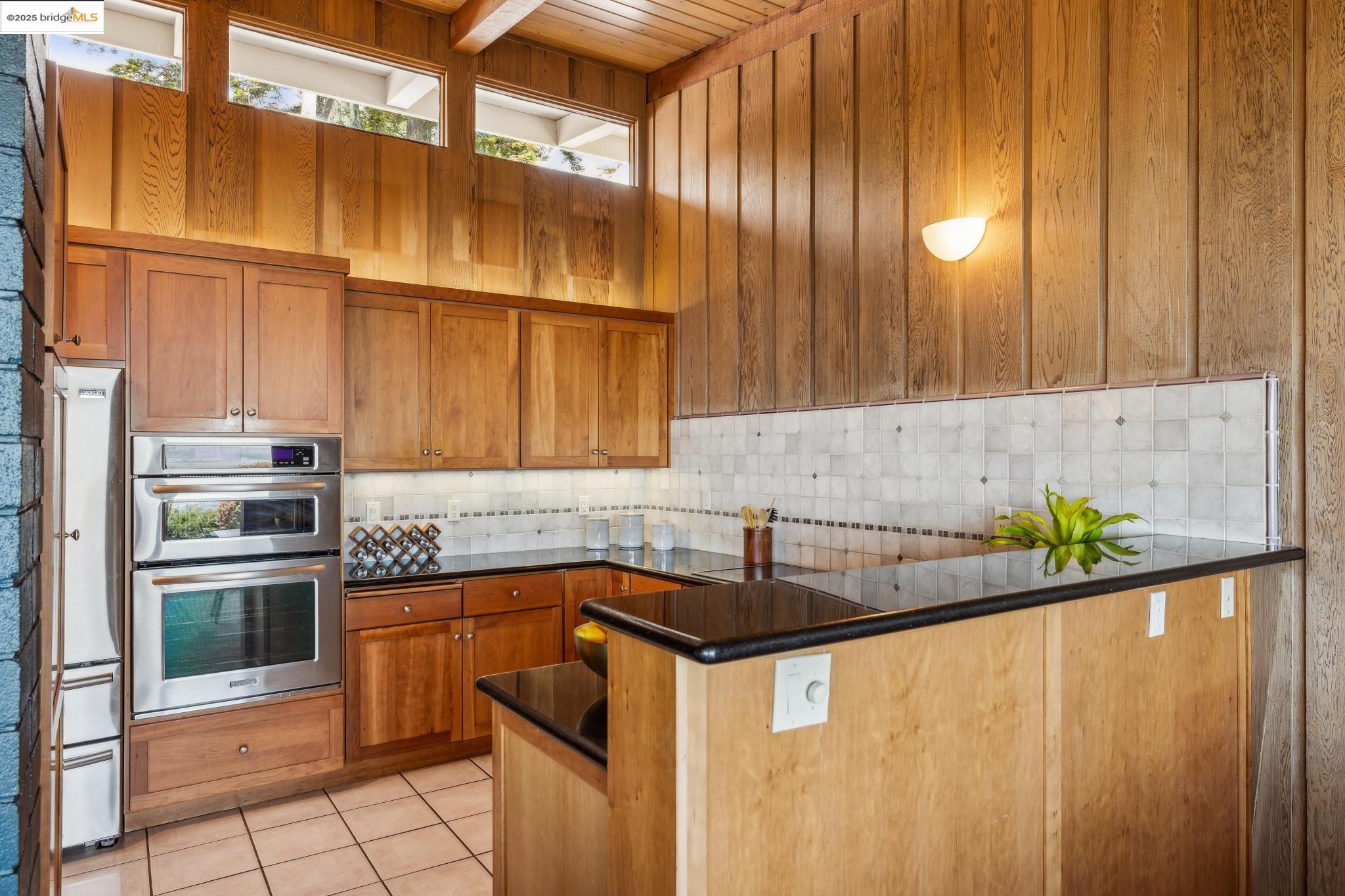 Detail Gallery Image 24 of 60 For 1 Garden Dr, Kensington,  CA 94708 - 3 Beds | 2 Baths