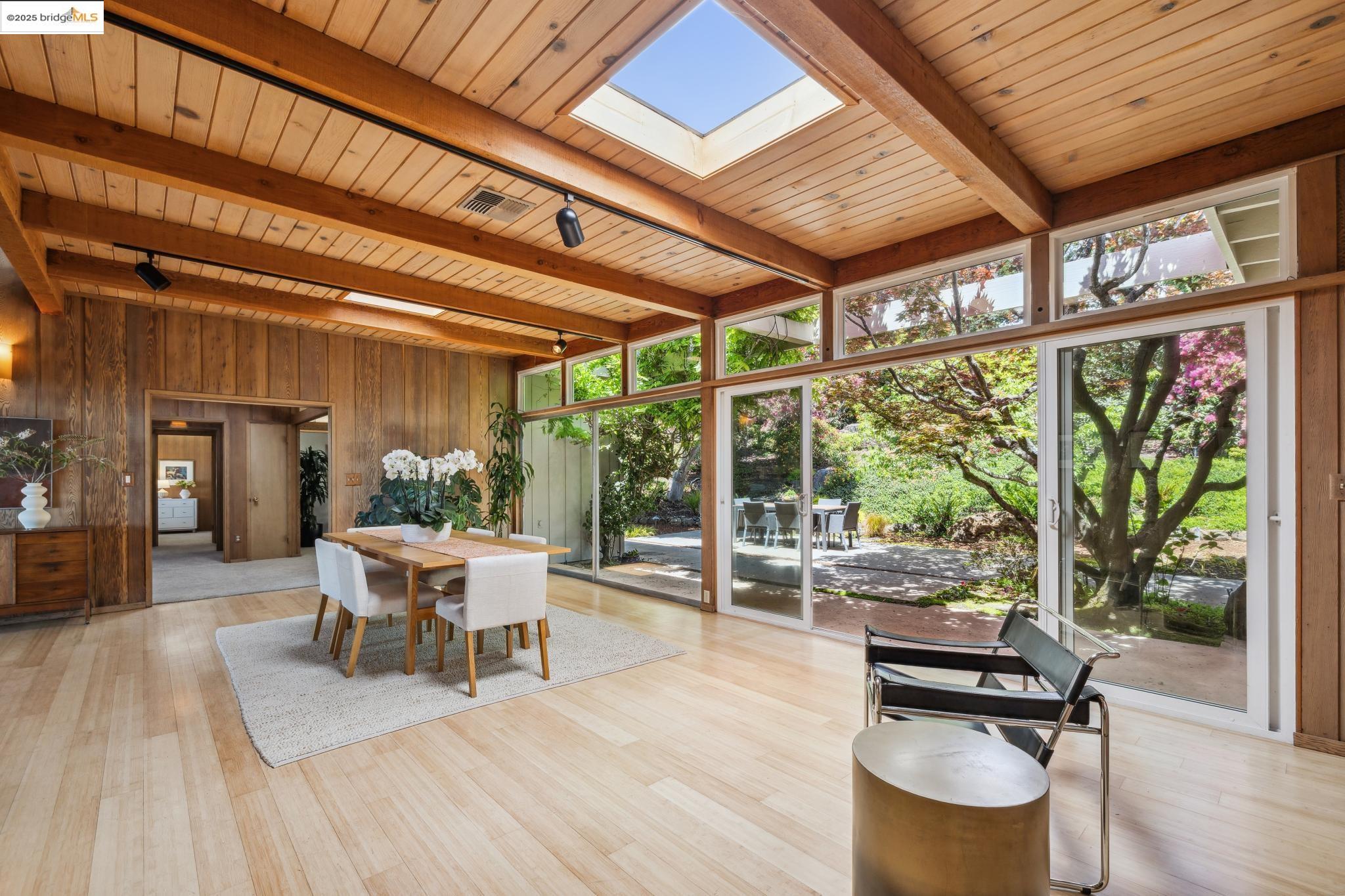 Detail Gallery Image 4 of 60 For 1 Garden Dr, Kensington,  CA 94708 - 3 Beds | 2 Baths