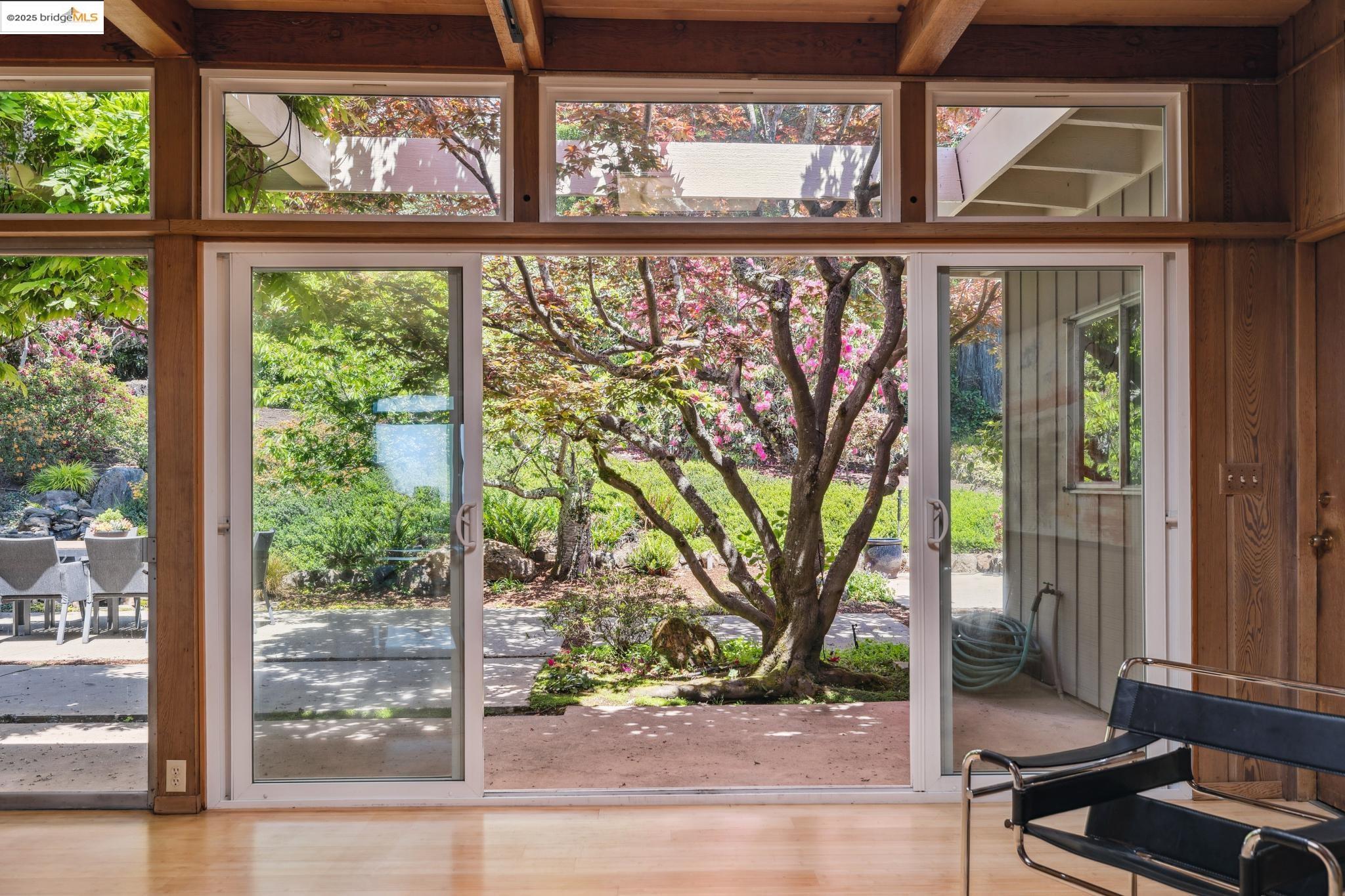Detail Gallery Image 5 of 60 For 1 Garden Dr, Kensington,  CA 94708 - 3 Beds | 2 Baths