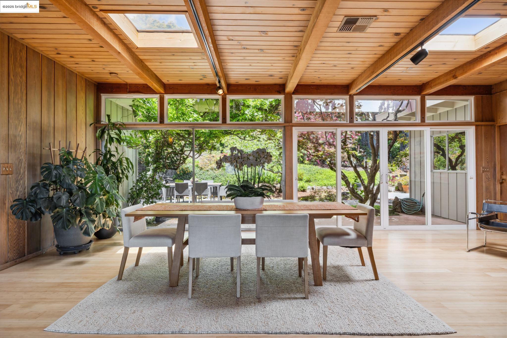 Detail Gallery Image 7 of 60 For 1 Garden Dr, Kensington,  CA 94708 - 3 Beds | 2 Baths