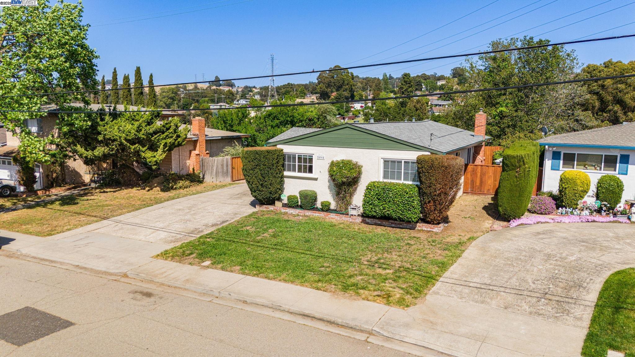 Detail Gallery Image 2 of 33 For 24964 Panitz St, Hayward,  CA 94541 - 3 Beds | 2 Baths