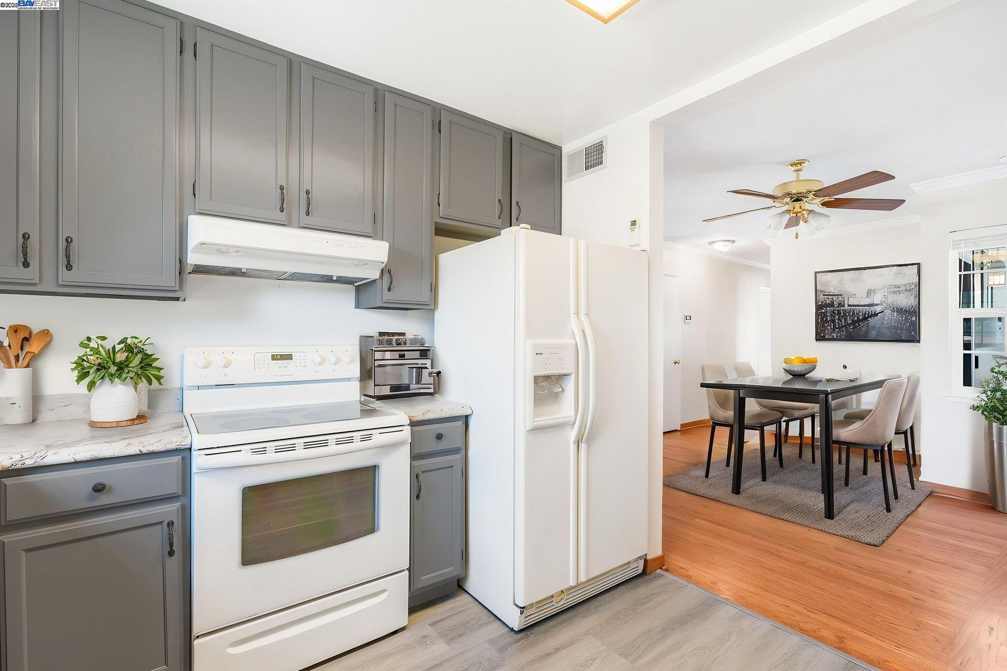 Detail Gallery Image 13 of 33 For 24964 Panitz St, Hayward,  CA 94541 - 3 Beds | 2 Baths